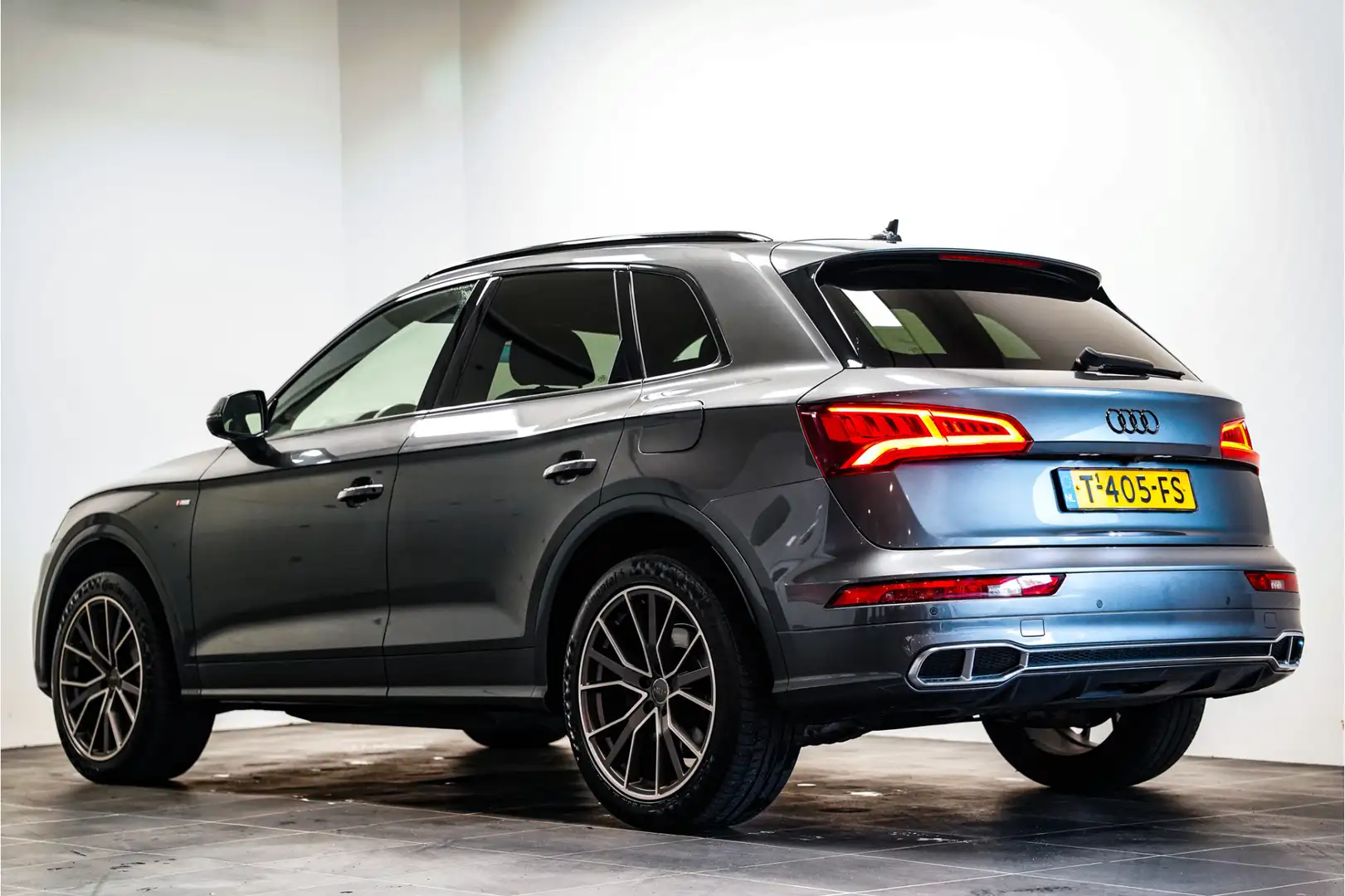 Audi Q5 55 TFSI e quattro S-Line|Panodak|Diamant leder|Tre Gris - 2