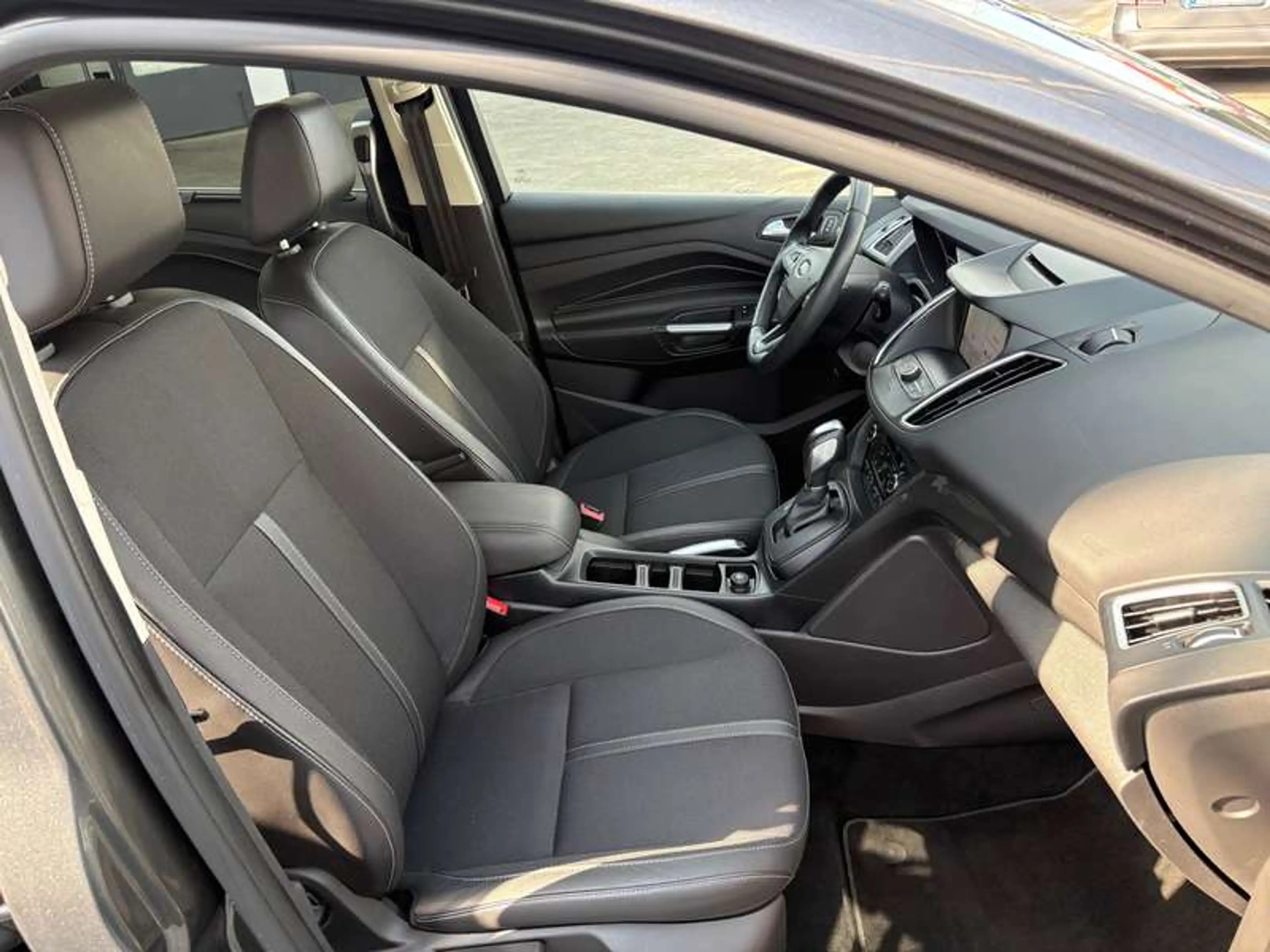 Ford Grand C-Max — photo 13