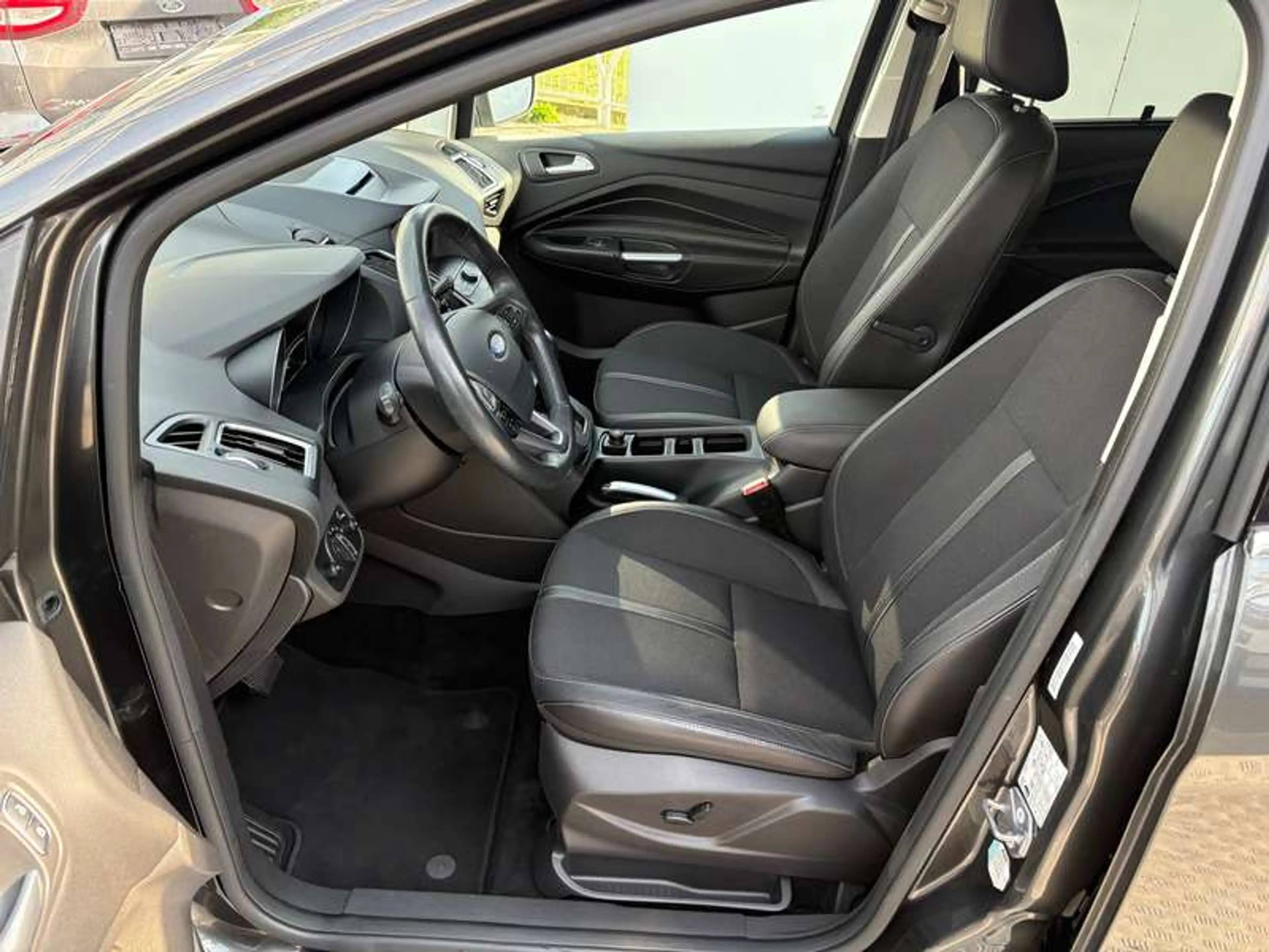 Ford Grand C-Max — photo 10