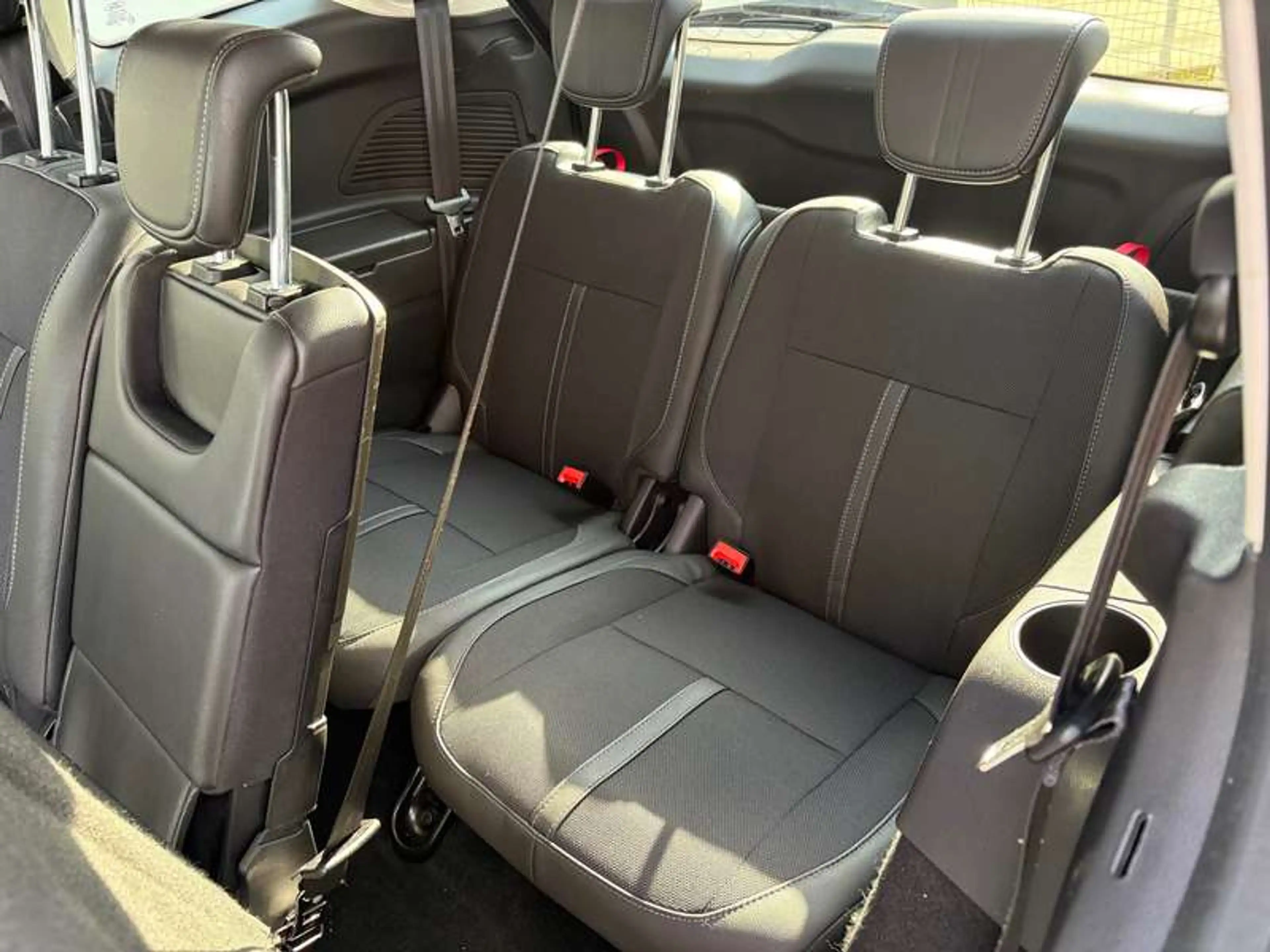 Ford Grand C-Max — photo 12