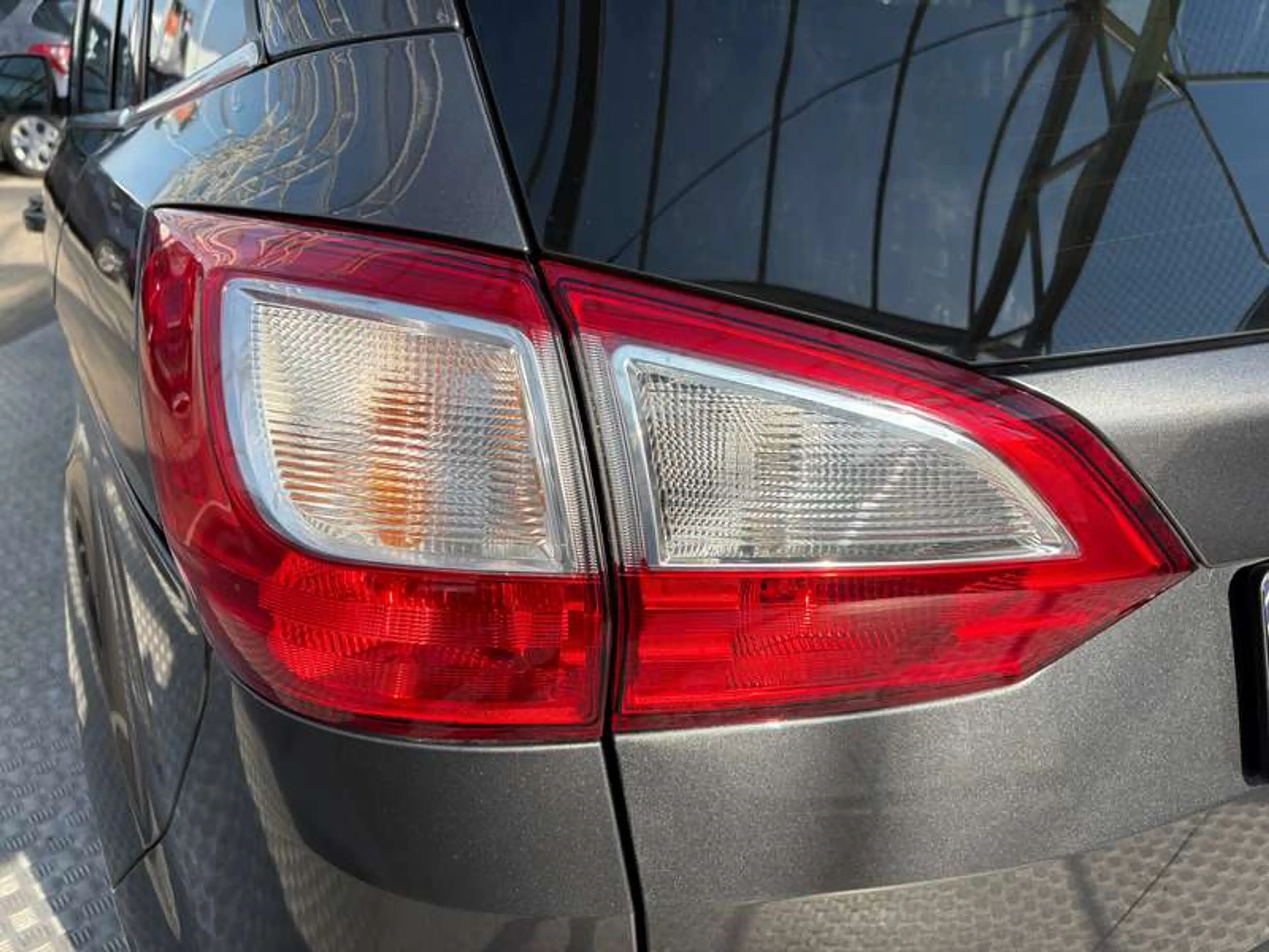 Ford Grand C-Max — photo 7
