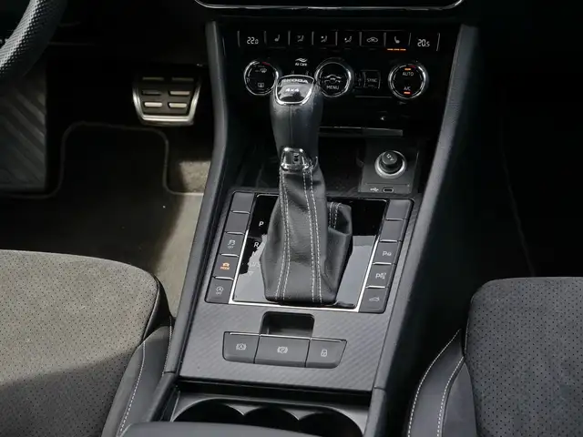 Skoda Superb view 7