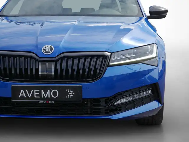 Skoda Superb view 12