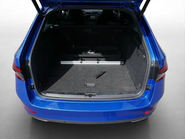 Skoda Superb view 11