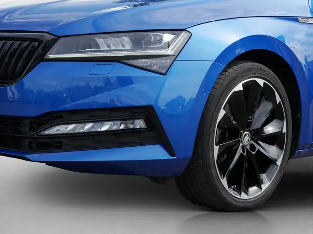 Skoda Superb view 13