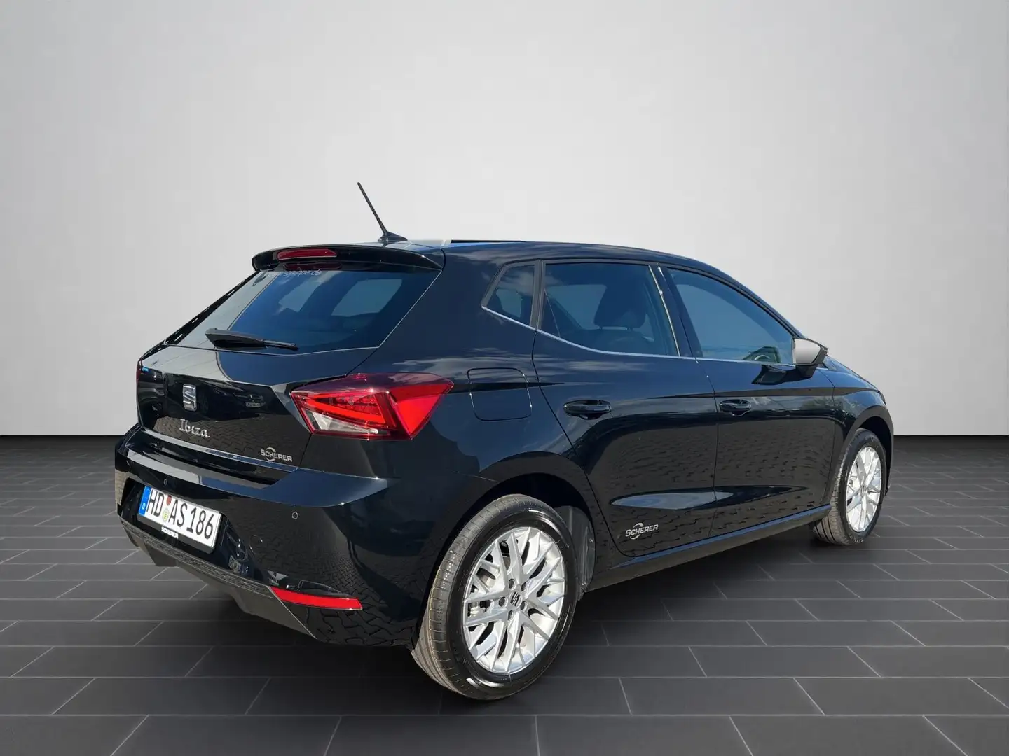 SEAT Ibiza Xcellence 1,0 TSI Schalter / Navi / FullLi Schwarz - 2