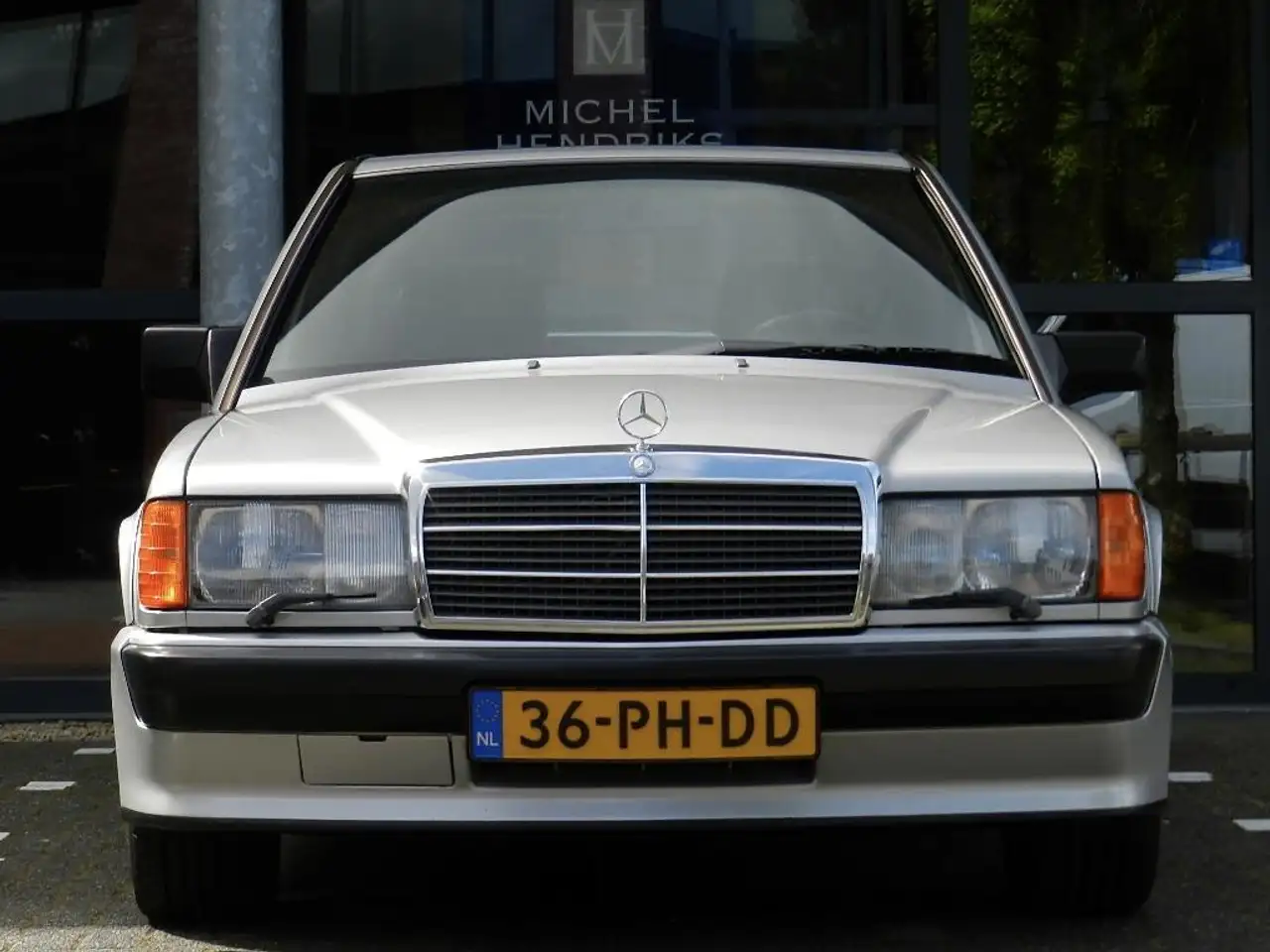 Mercedes-Benz 190 E 2.5-16V Concoursstaat, foto 3