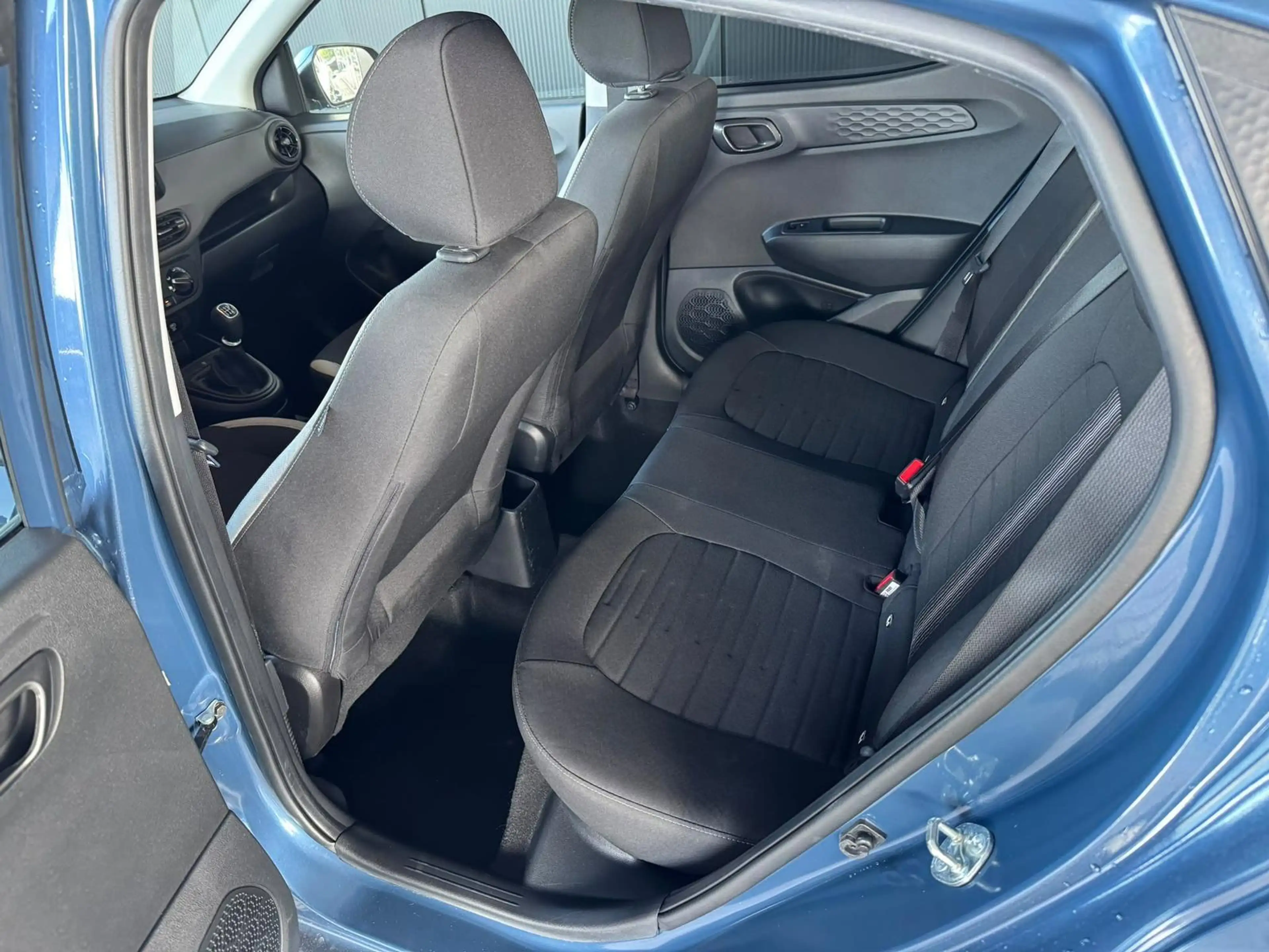 Hyundai i10 MPI 1.0 63PS Comfort / CarPlay / Navi / Kamera / T — photo 6