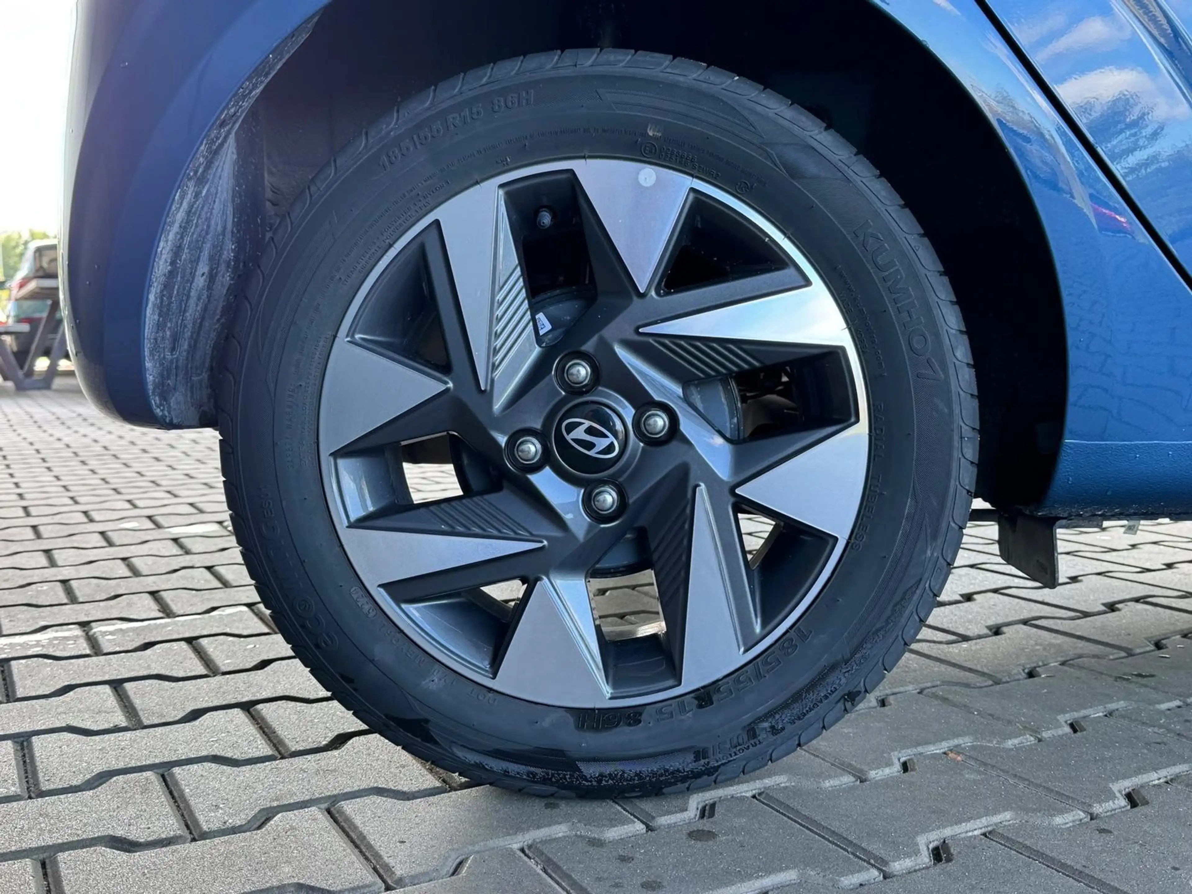 Hyundai i10 MPI 1.0 63PS Comfort / CarPlay / Navi / Kamera / T — photo 11