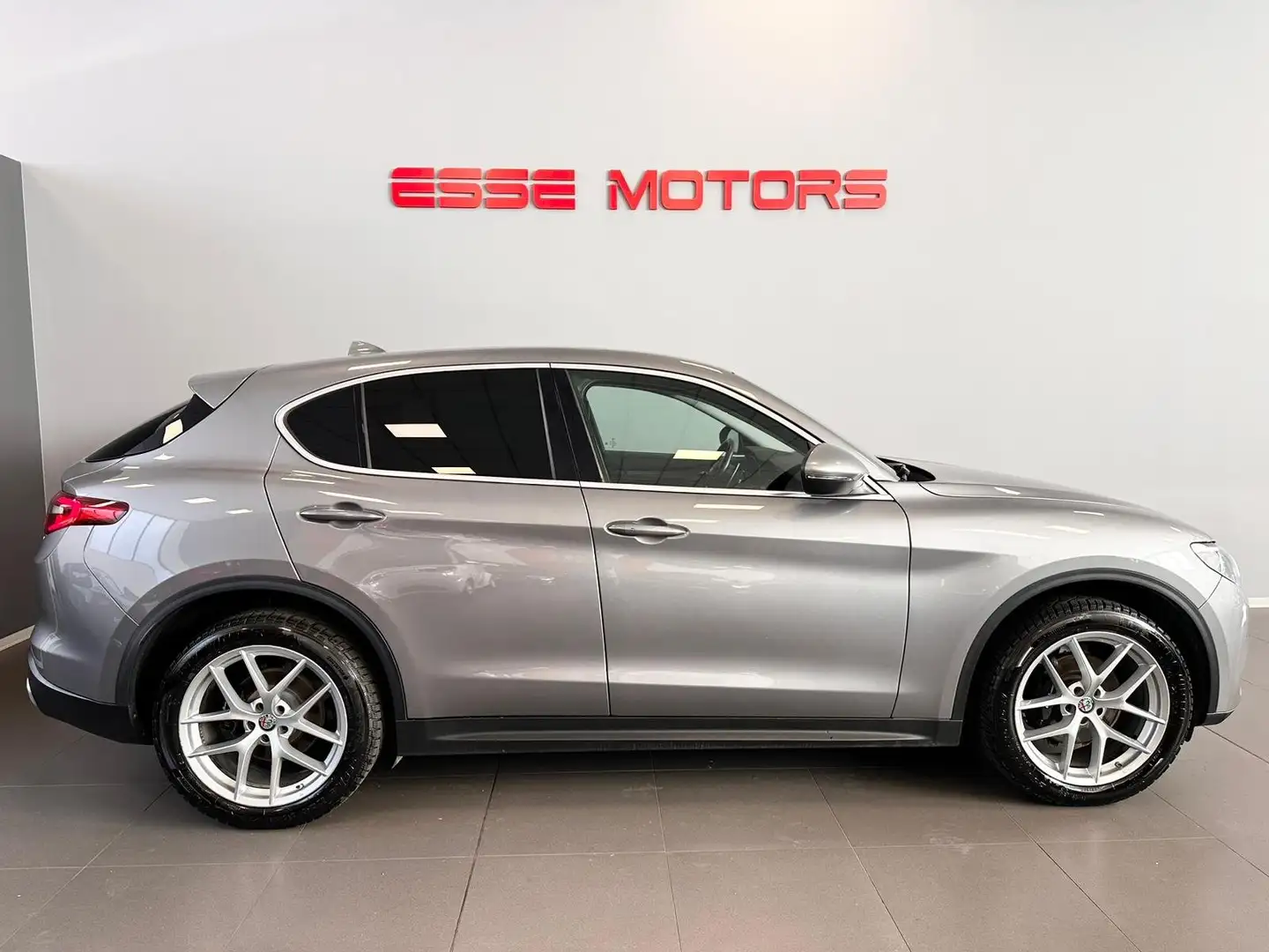 Alfa Romeo Stelvio 2.0 280 CV FIRST EDITION - CERCHI 20 - FARI LED - Gris - 2