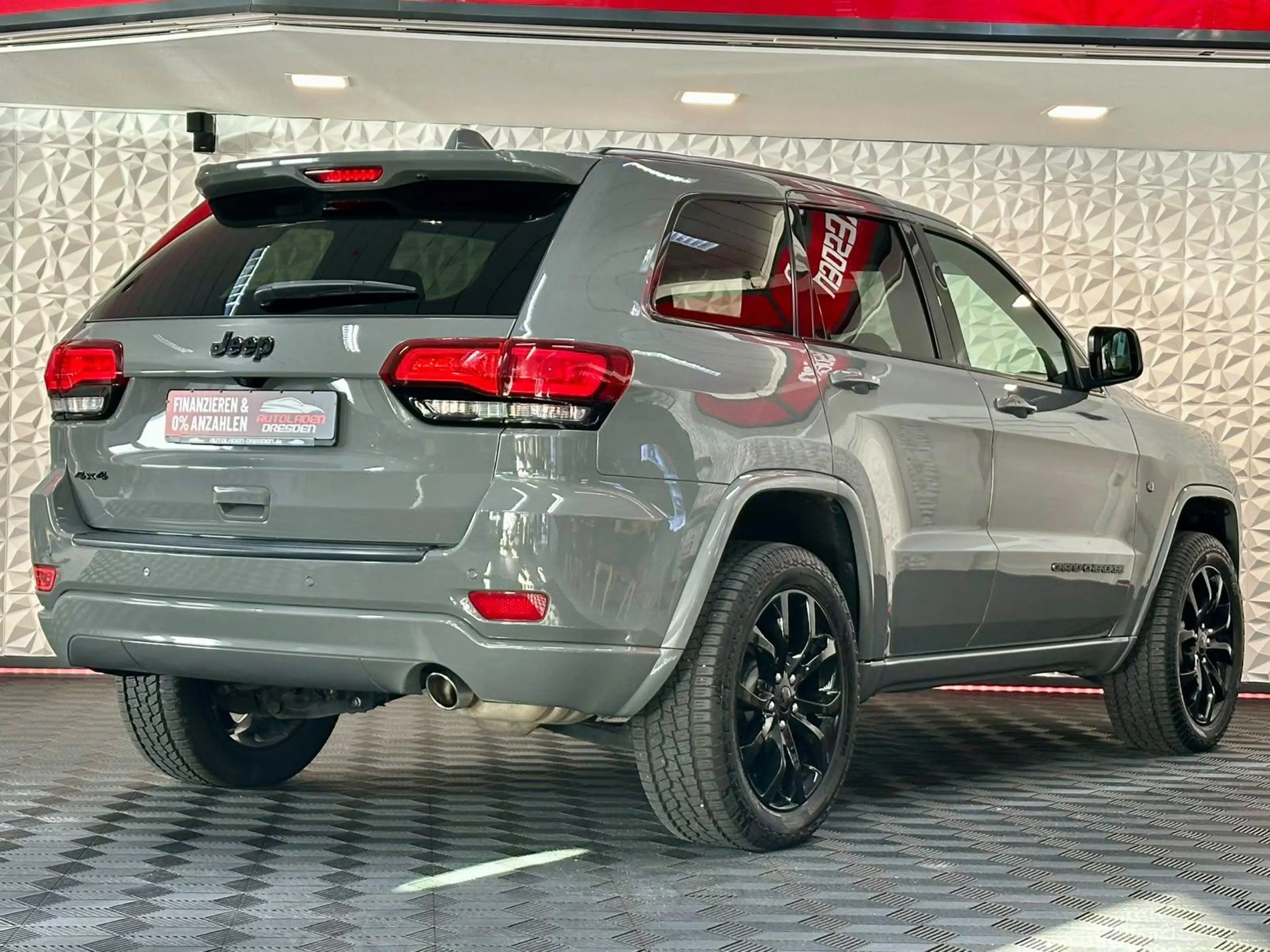 Jeep Grand Cherokee 3.6 LIMITED 4x4 SHZ#XENON#NAV#KEY — photo 8