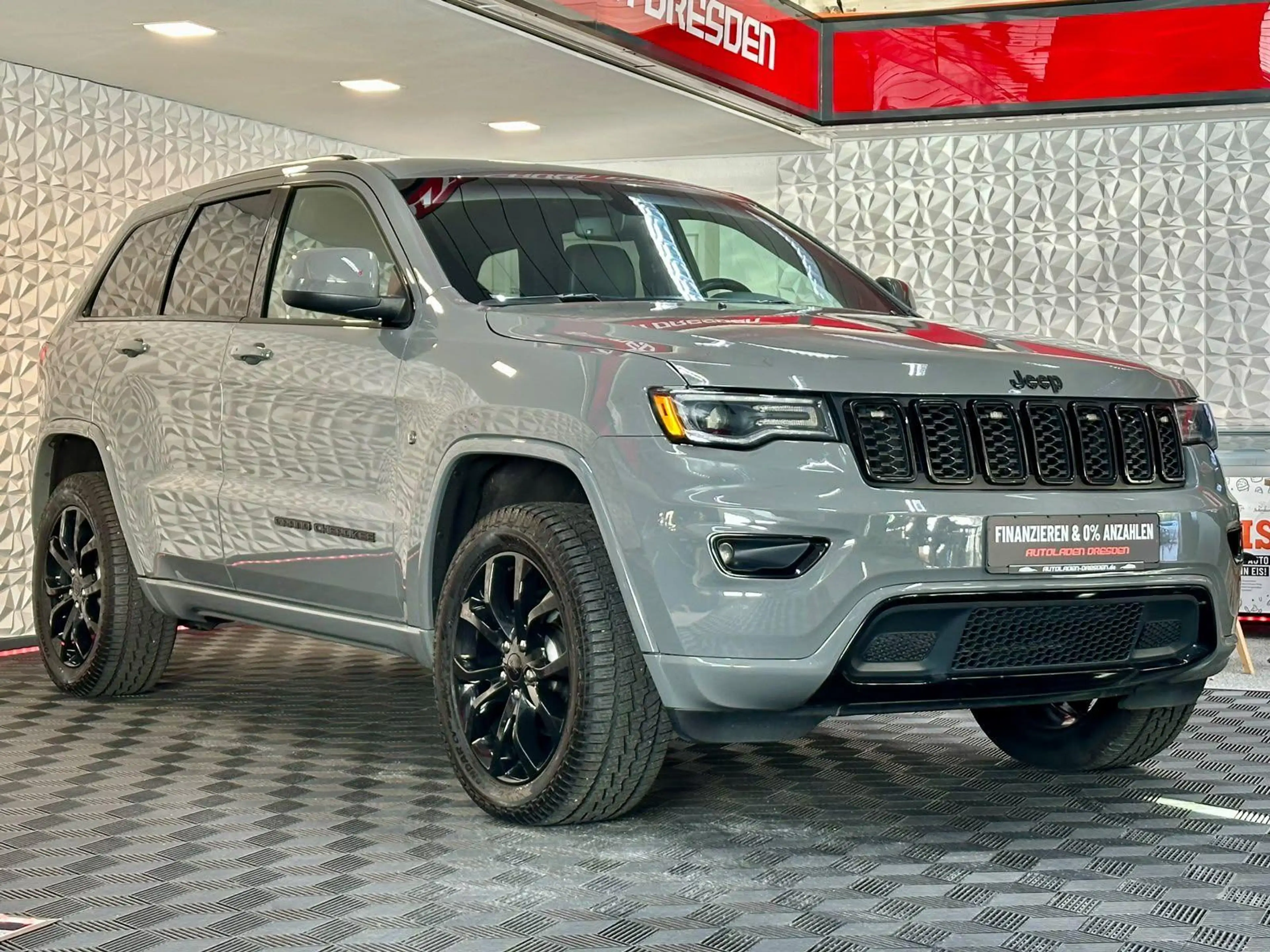 Jeep Grand Cherokee 3.6 LIMITED 4x4 SHZ#XENON#NAV#KEY — photo 2
