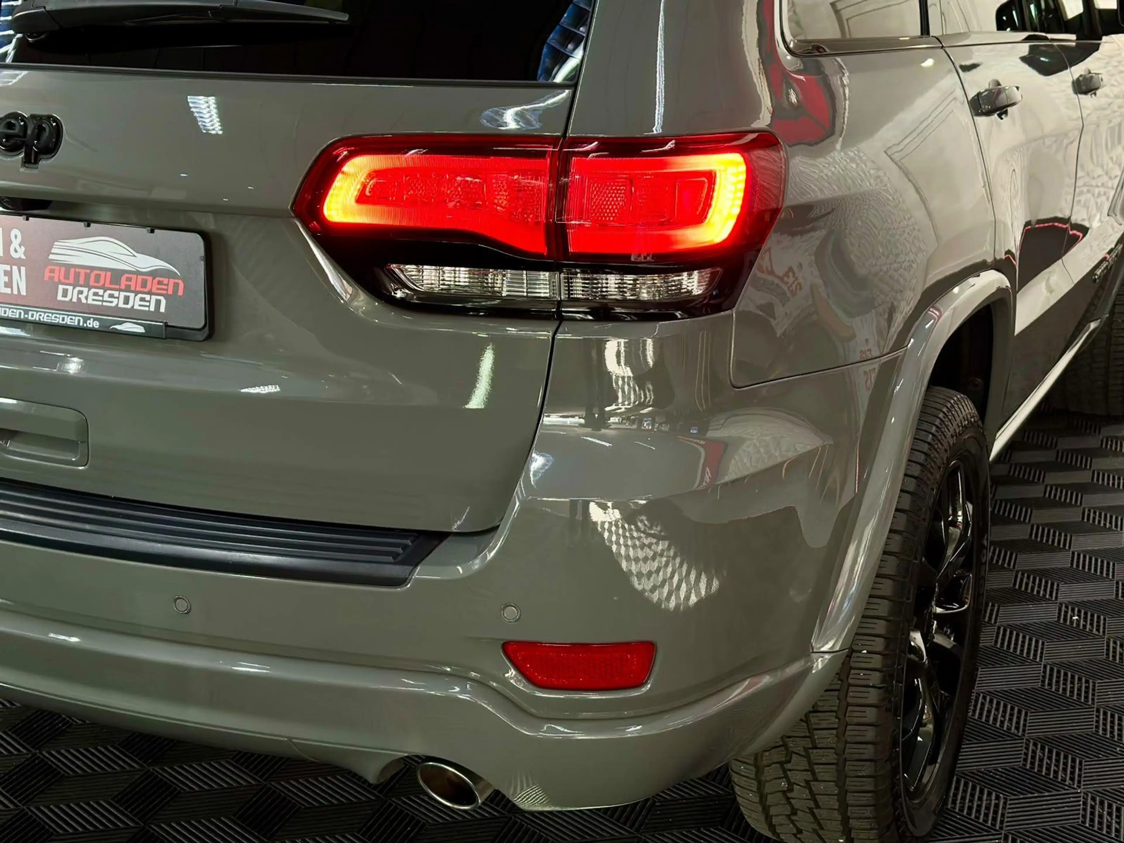 Jeep Grand Cherokee 3.6 LIMITED 4x4 SHZ#XENON#NAV#KEY — photo 11