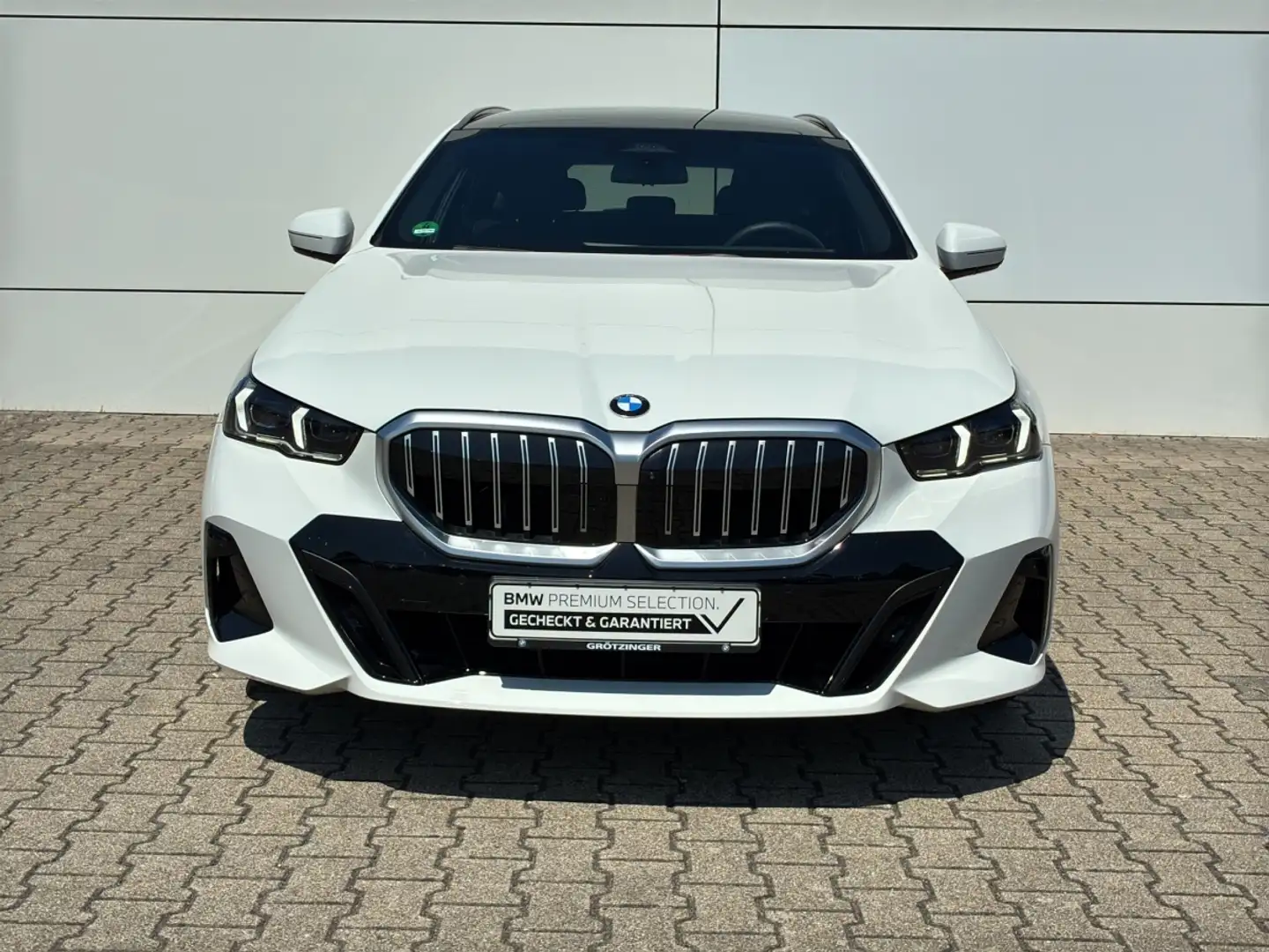 BMW 520 d Touring M Sportpaket Pano+SHZ+LiveCockpit Weiß - 2