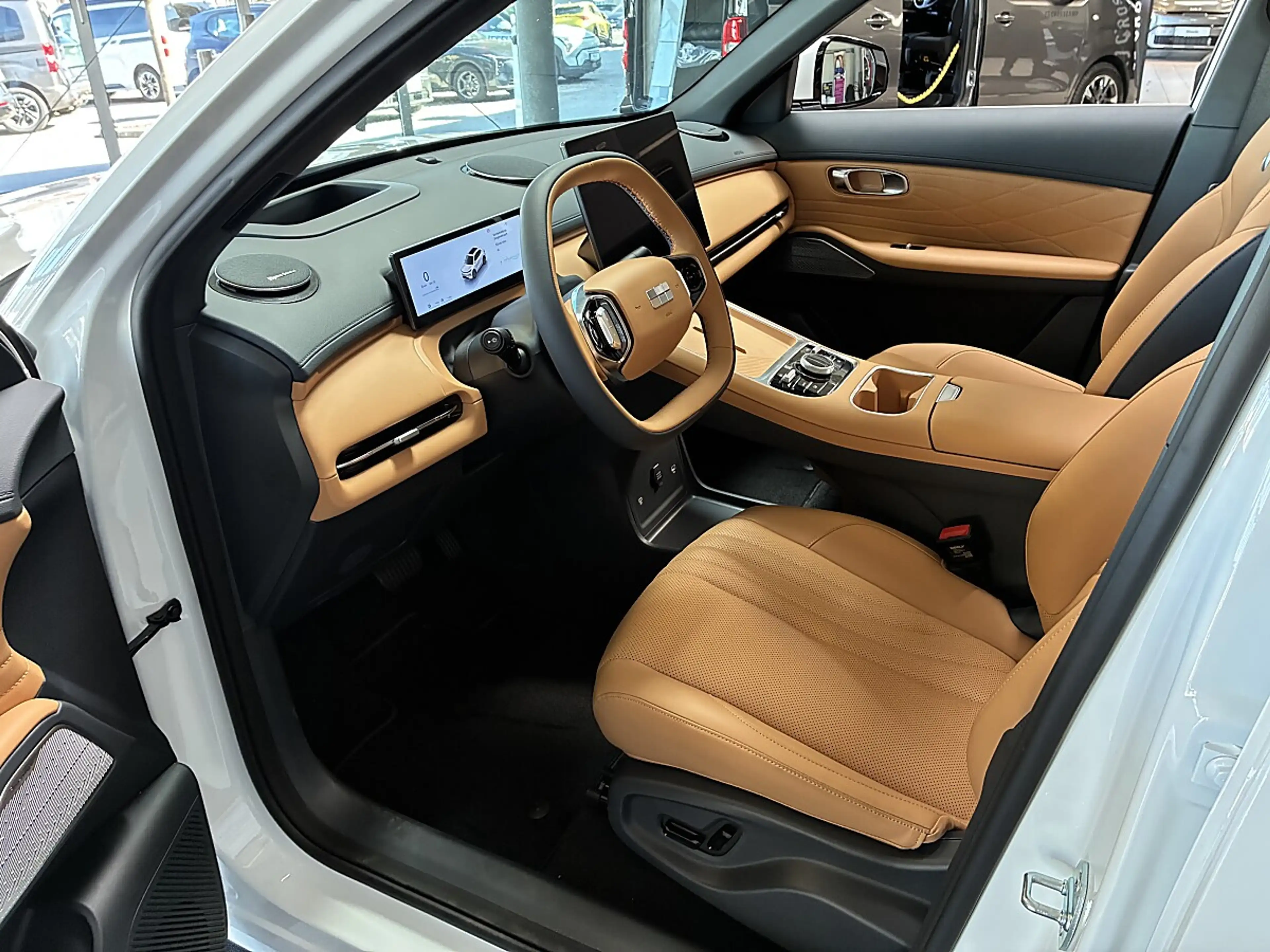 Geely Others Starray EM-i PHEV MAX — photo 4