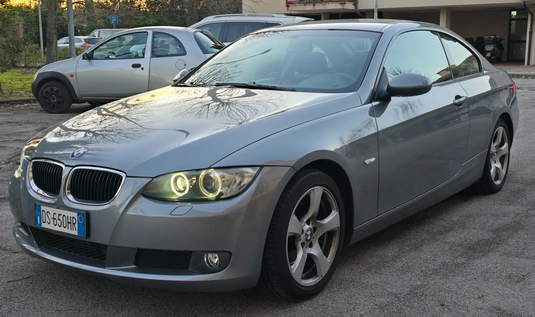 BMW 320 Serie 3 E92 Coupe 320d Coupe Attiva 177cv Grigio - 1