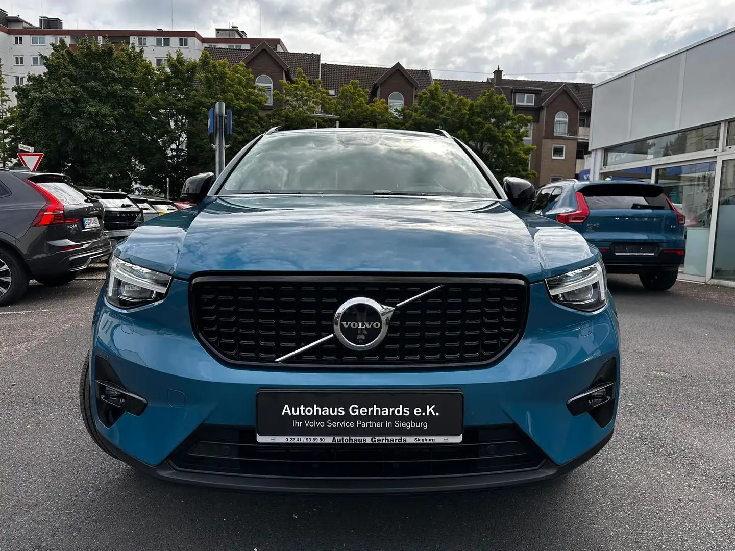 Volvo XC40 B3 Plus Dark Leder,Pano,360°,AHK,Pixel,ACC Blau - 2