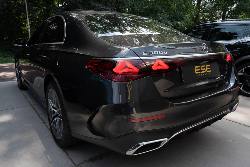 Mercedes-Benz E 300 e AMG Line | Panorama | Memory | 360 Camera — photo 25
