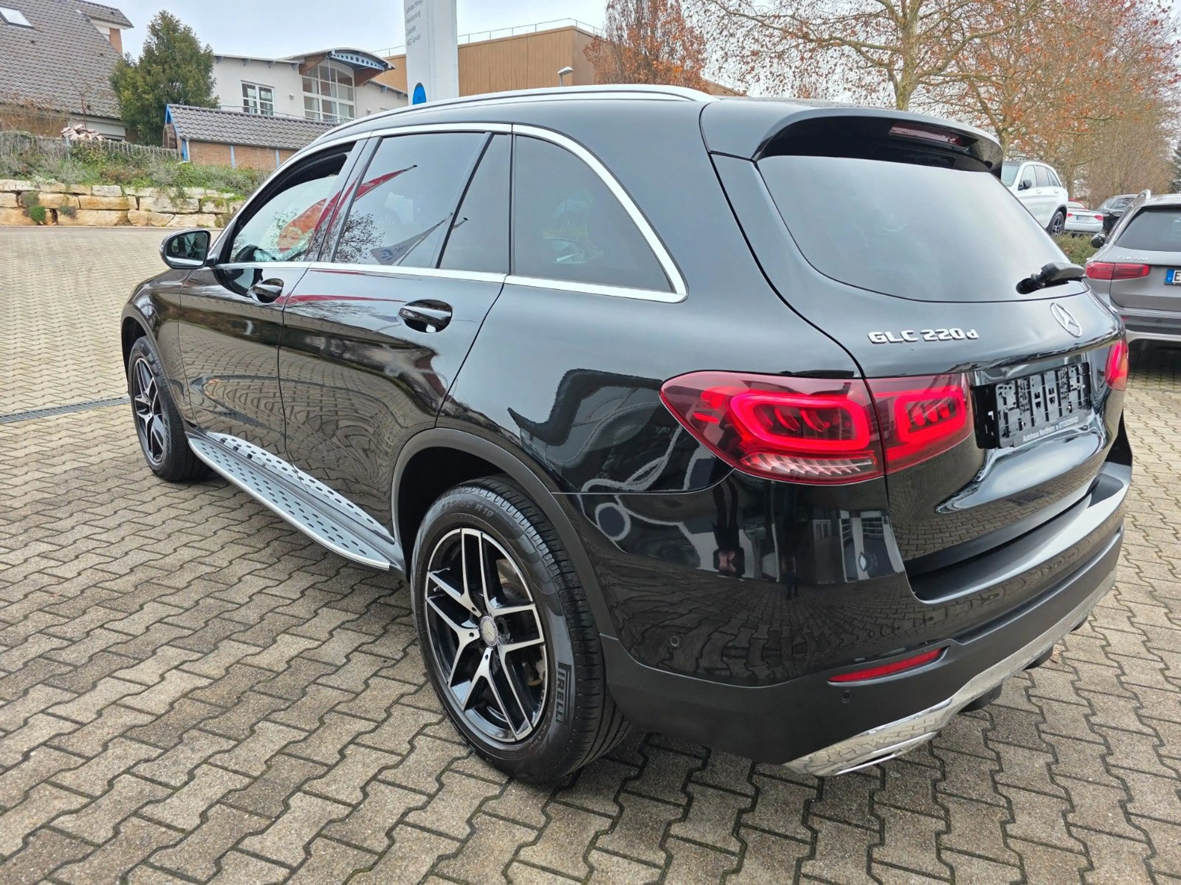 Mercedes-Benz GLC 220 d 4Matic Klima/ Leder/ LED/ Navi/ Alu 19" — photo 5