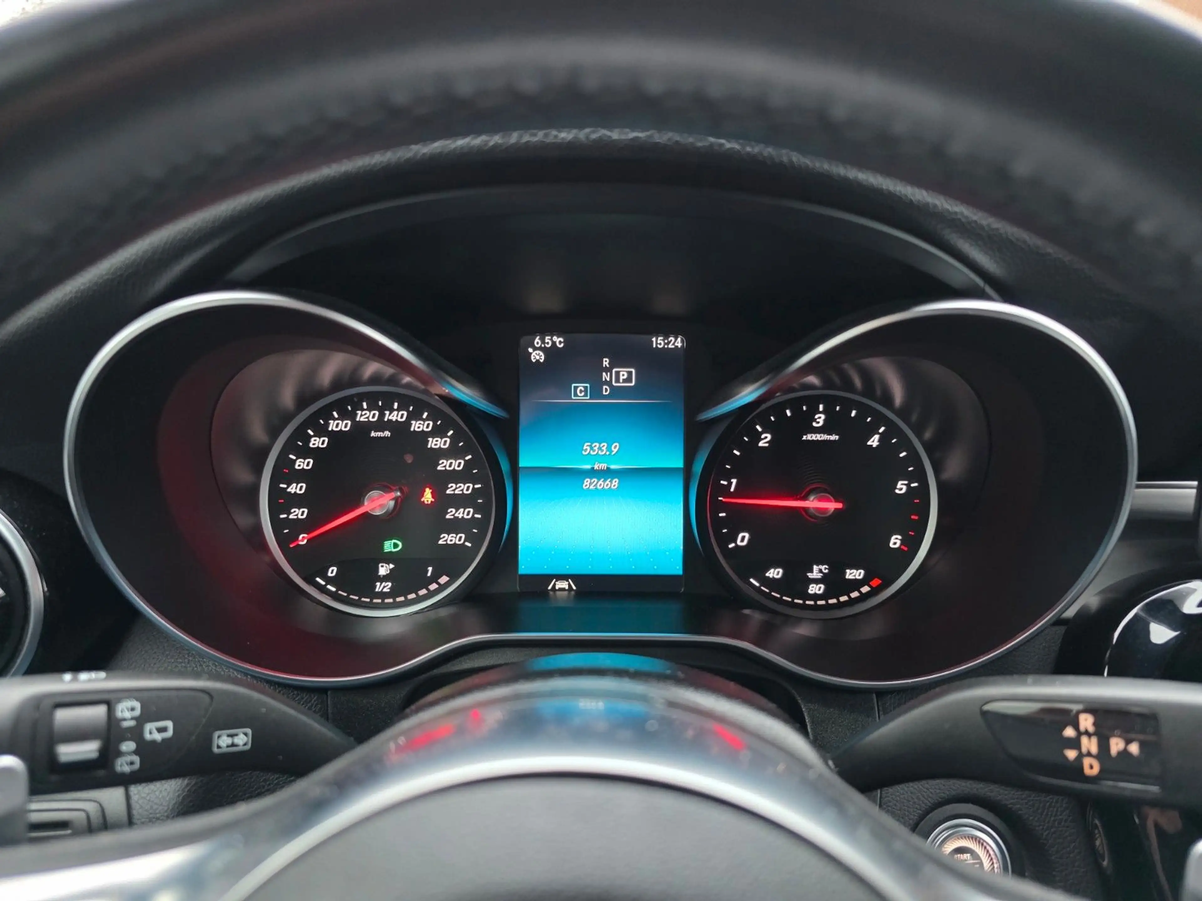 Mercedes-Benz GLC 220 d 4Matic Klima/ Leder/ LED/ Navi/ Alu 19" — photo 12