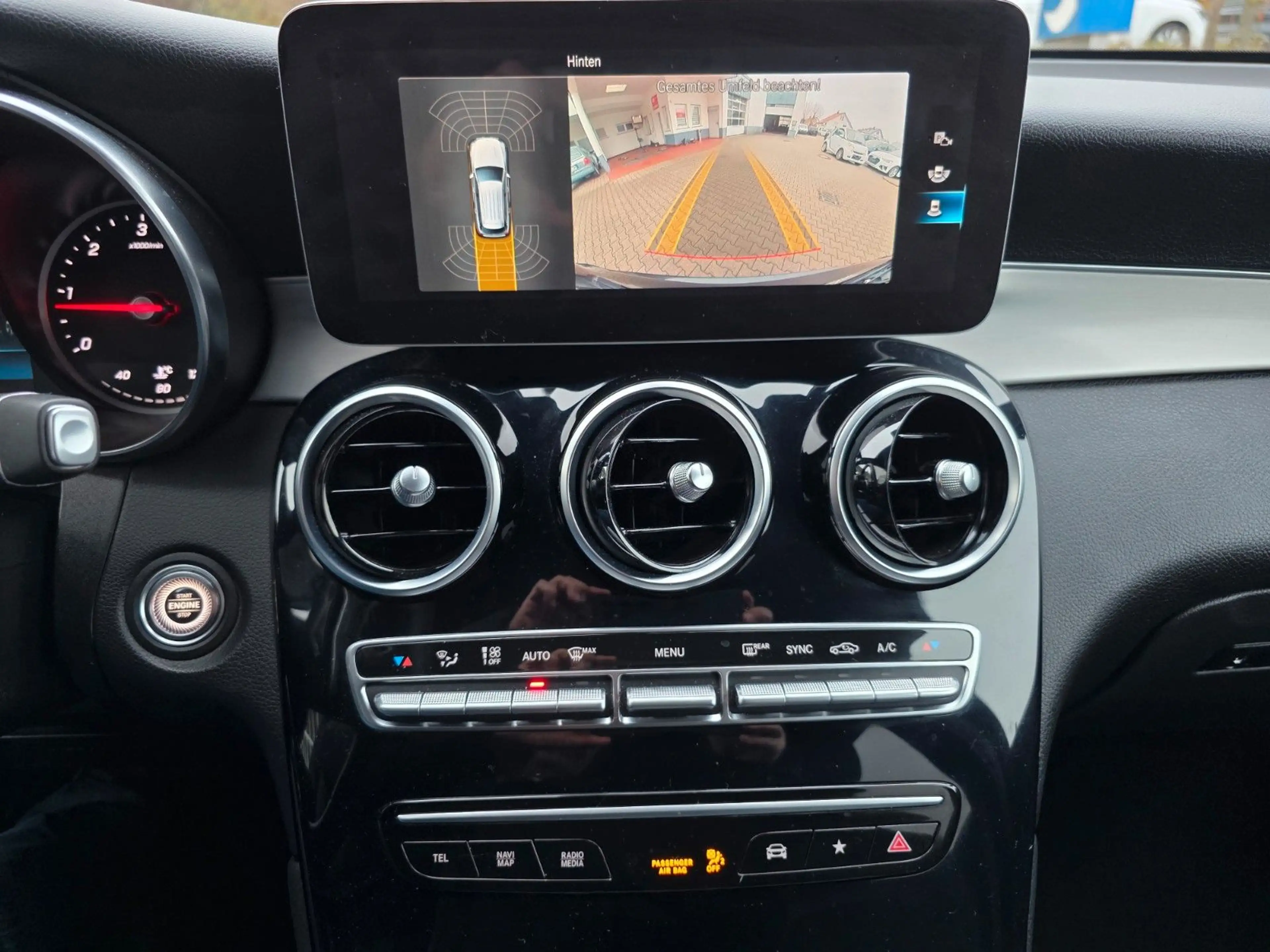 Mercedes-Benz GLC 220 d 4Matic Klima/ Leder/ LED/ Navi/ Alu 19" — photo 14