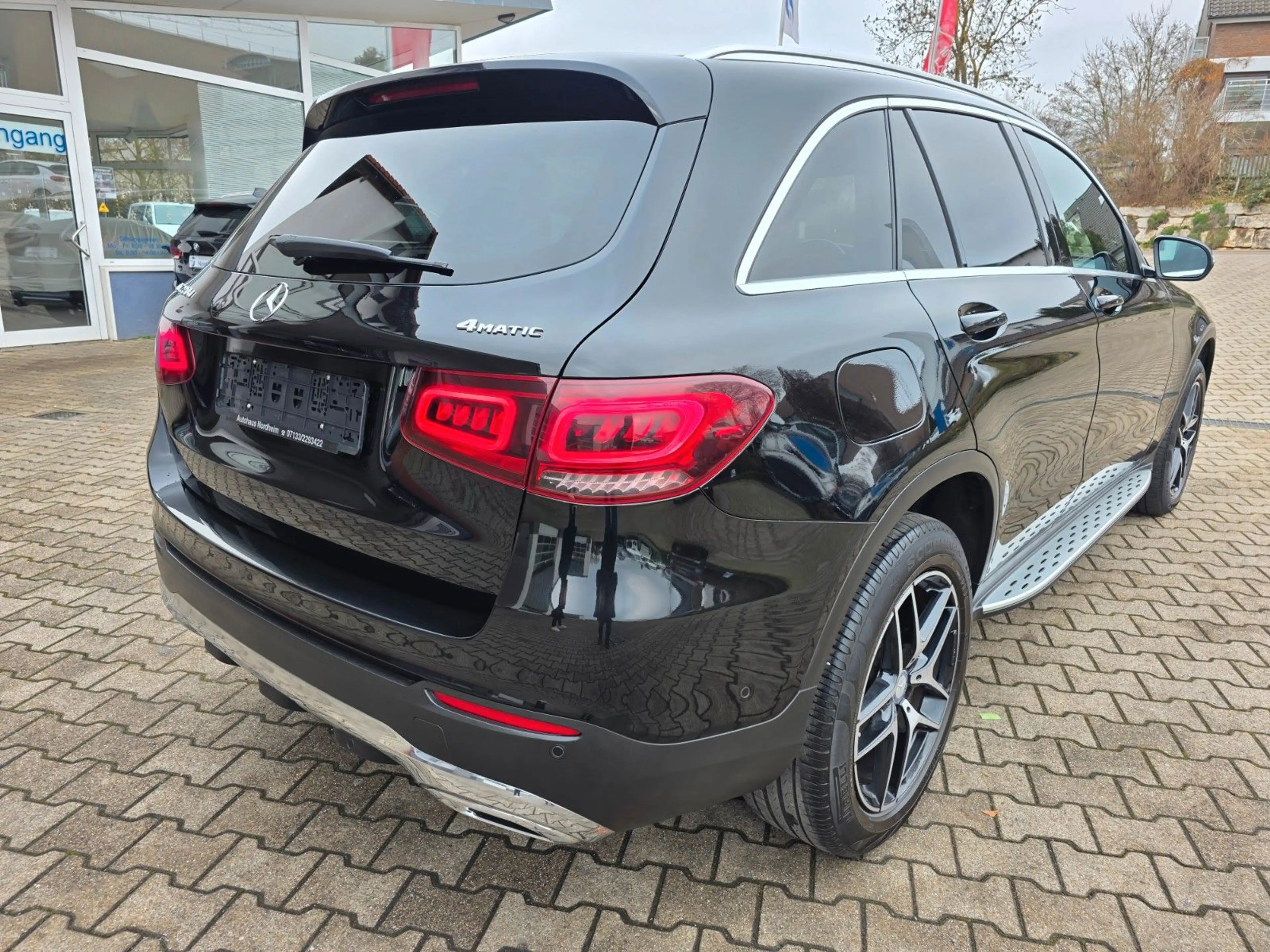 Mercedes-Benz GLC 220 d 4Matic Klima/ Leder/ LED/ Navi/ Alu 19" — photo 4