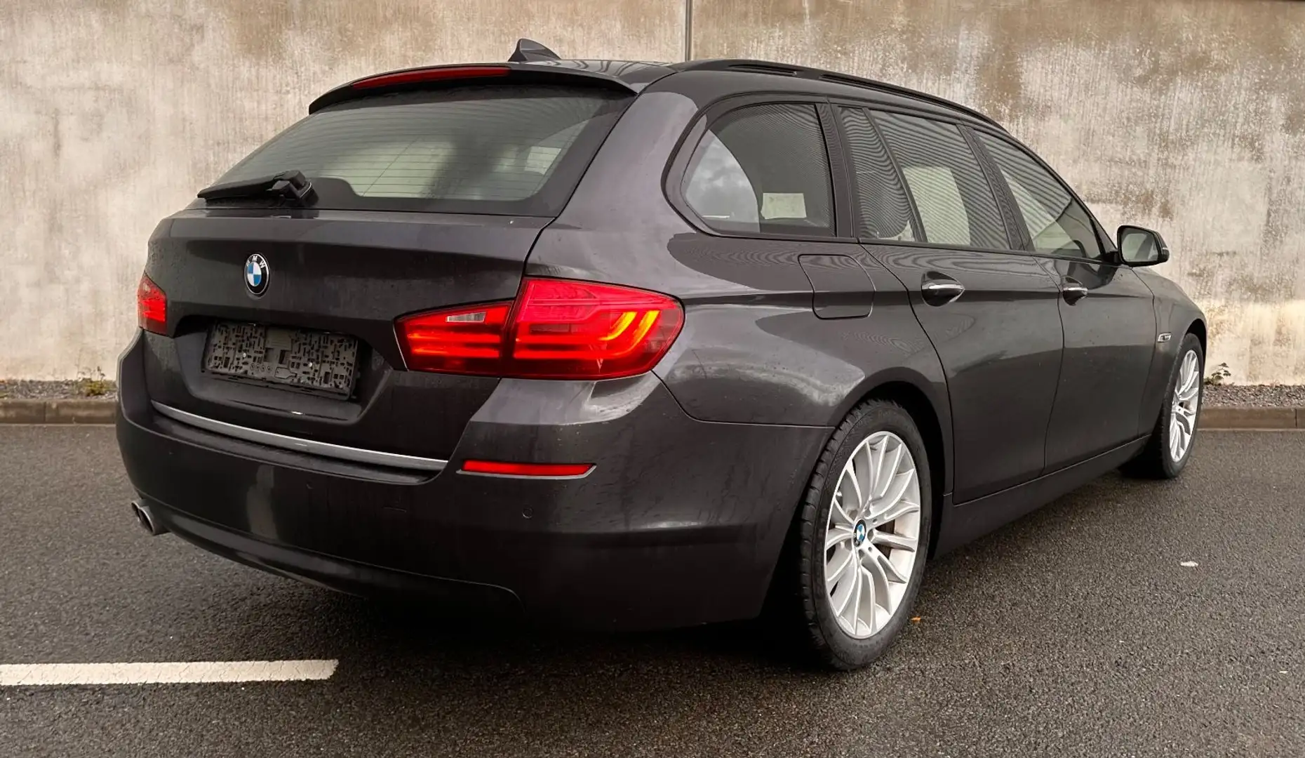 BMW 520 Touring 520 d Luxury Grau - 2