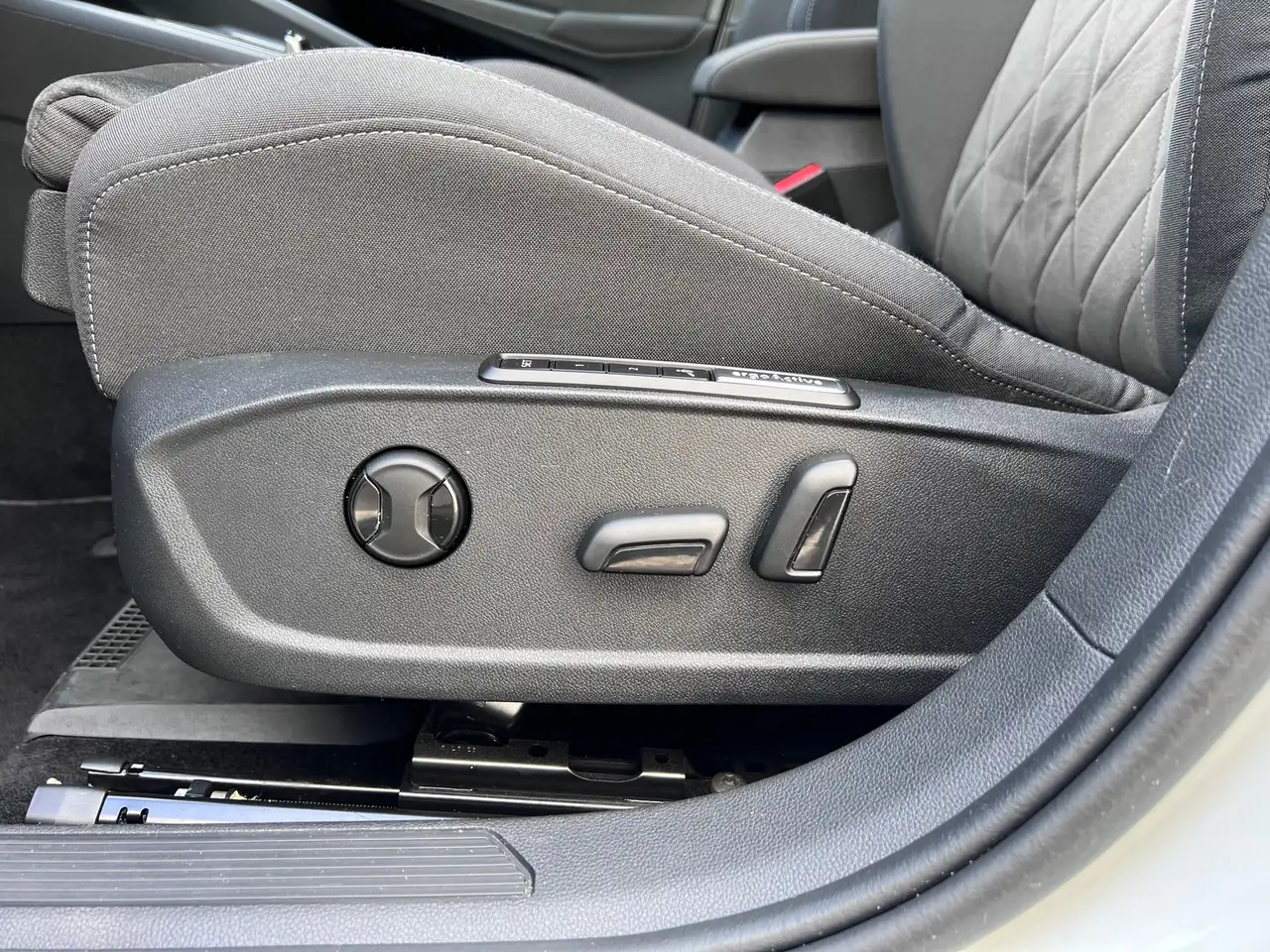 Volkswagen Golf 1.5 eTSI Style Pano IQ light Massage Memory Carp, миниатюра 10