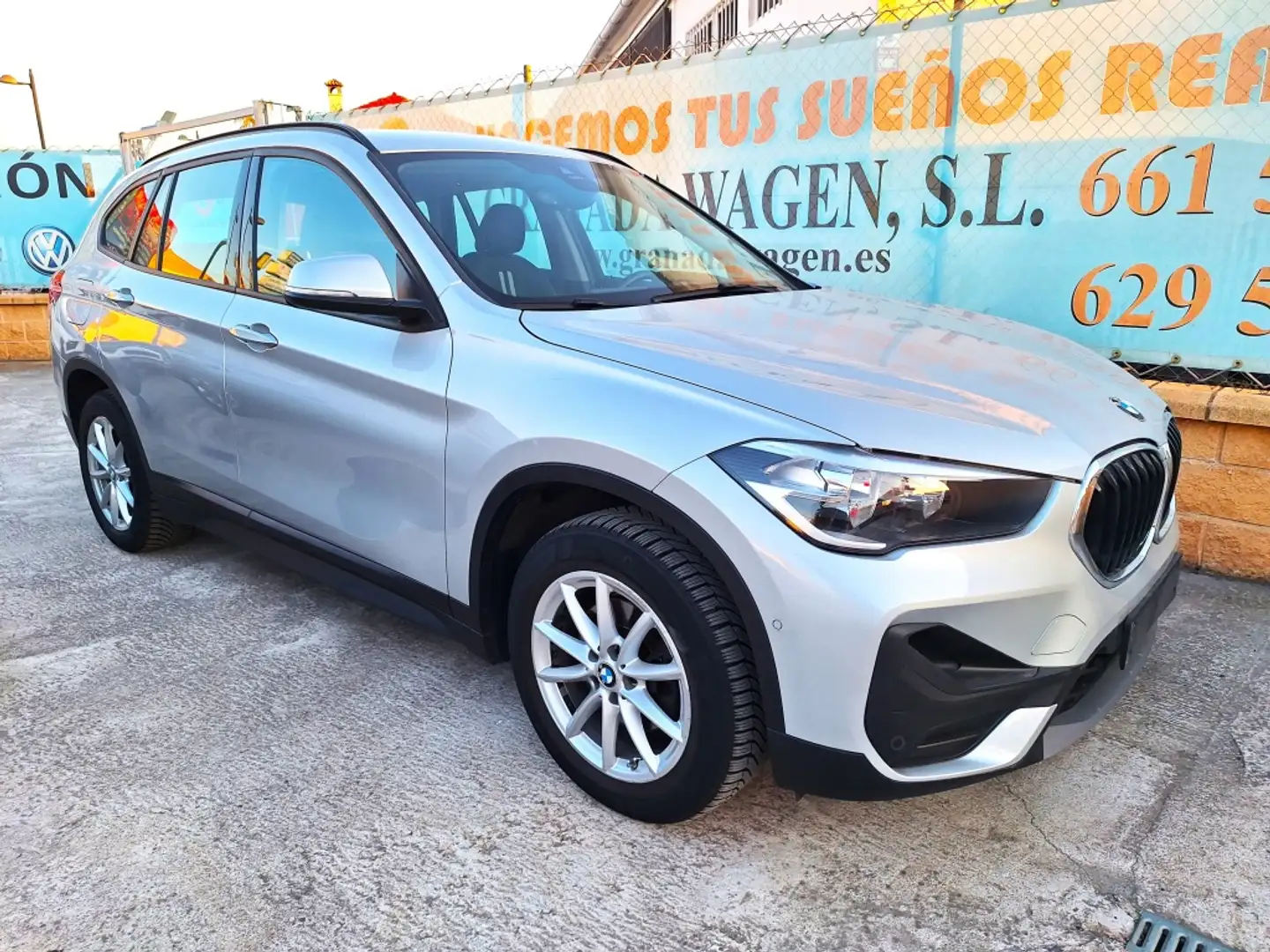 BMW X1 xDrive 18d Plateado - 1