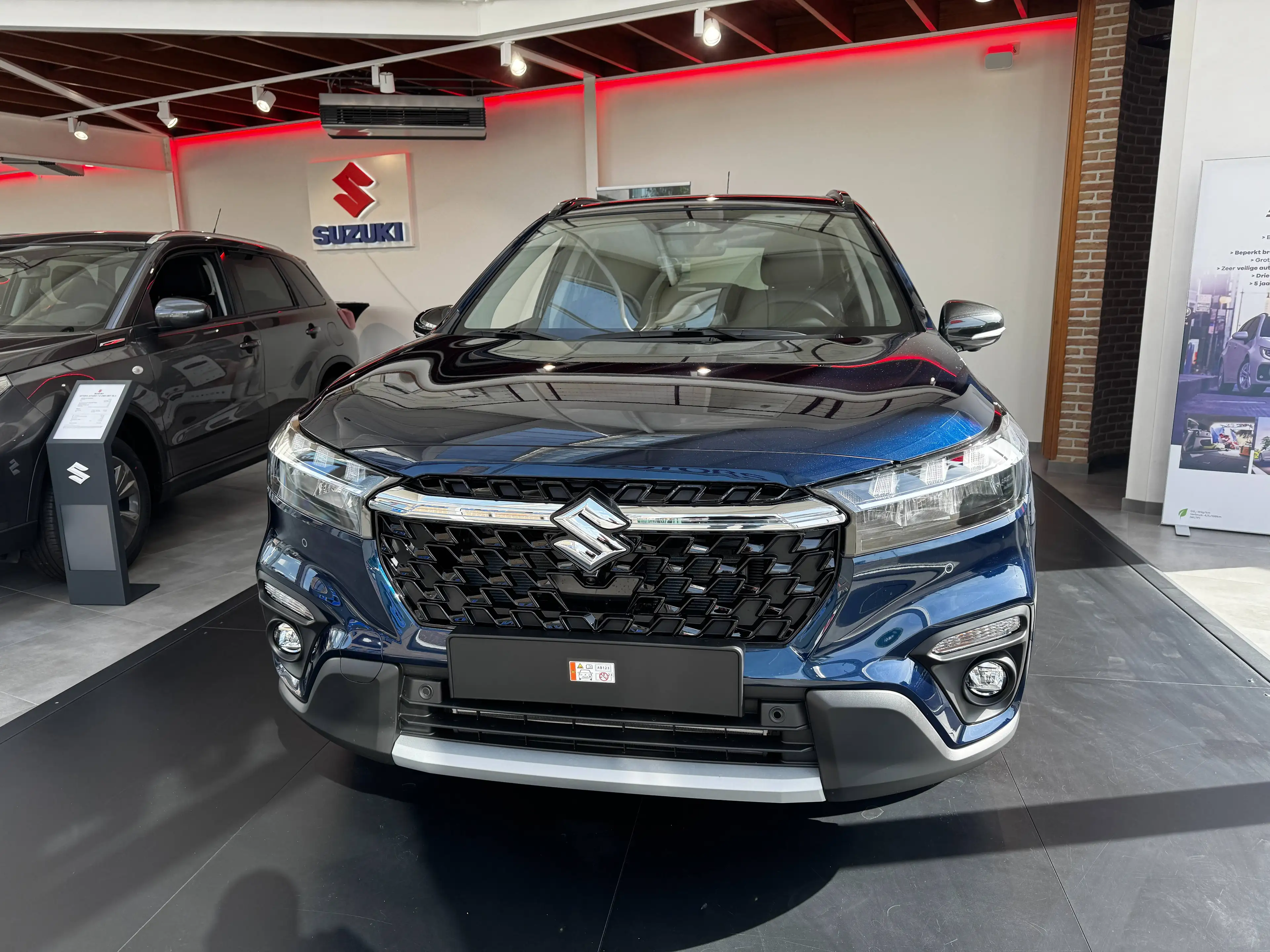 Suzuki S-Cross S-Cross 1.4 Turbo Boosterjet 48V SHVS MHEV Tsuki Sunroof Tsuki — photo 5