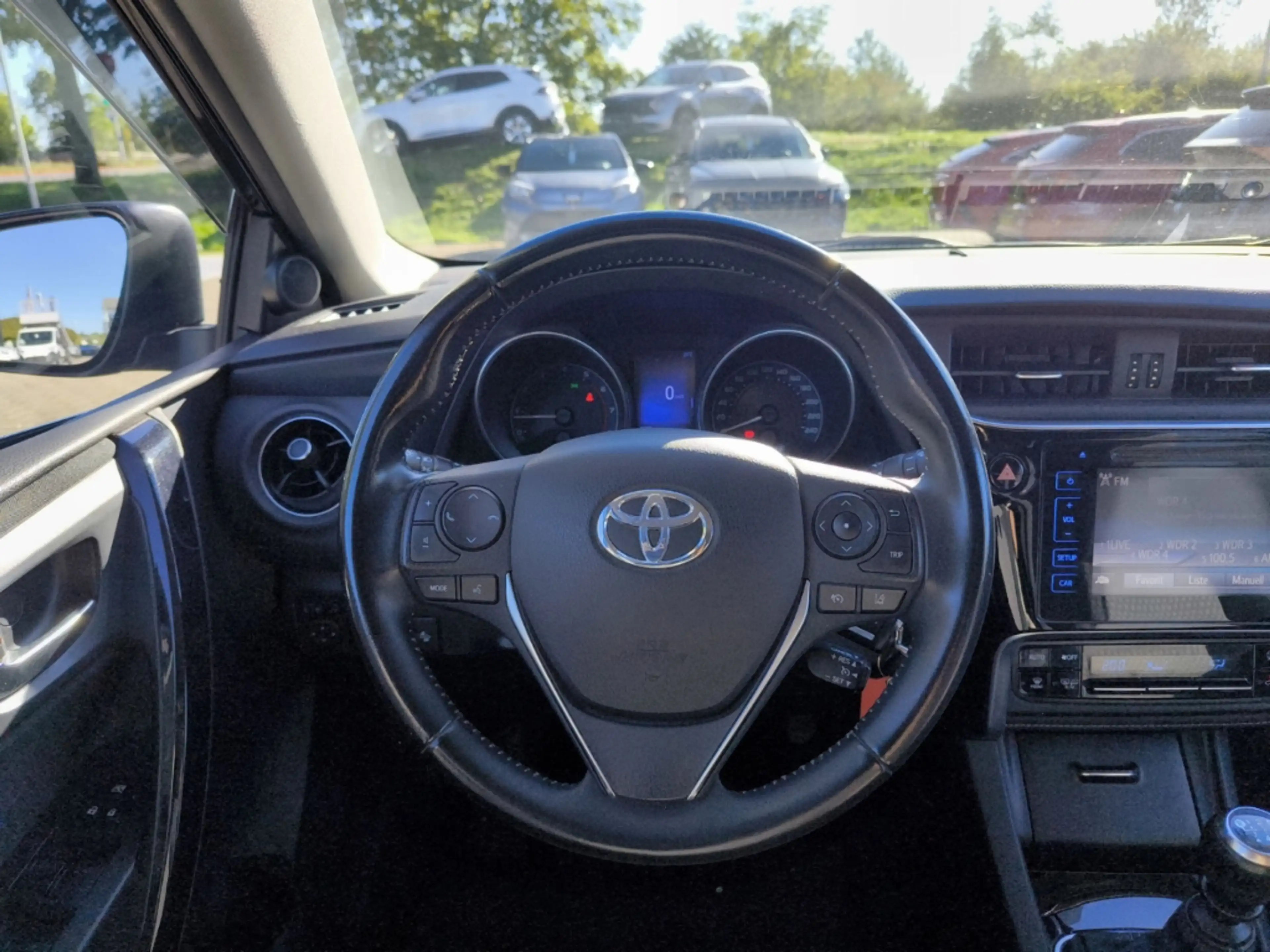 Toyota Auris Touring Sports Edition-S+ AHK Spurhalteass. Verkeh — photo 13
