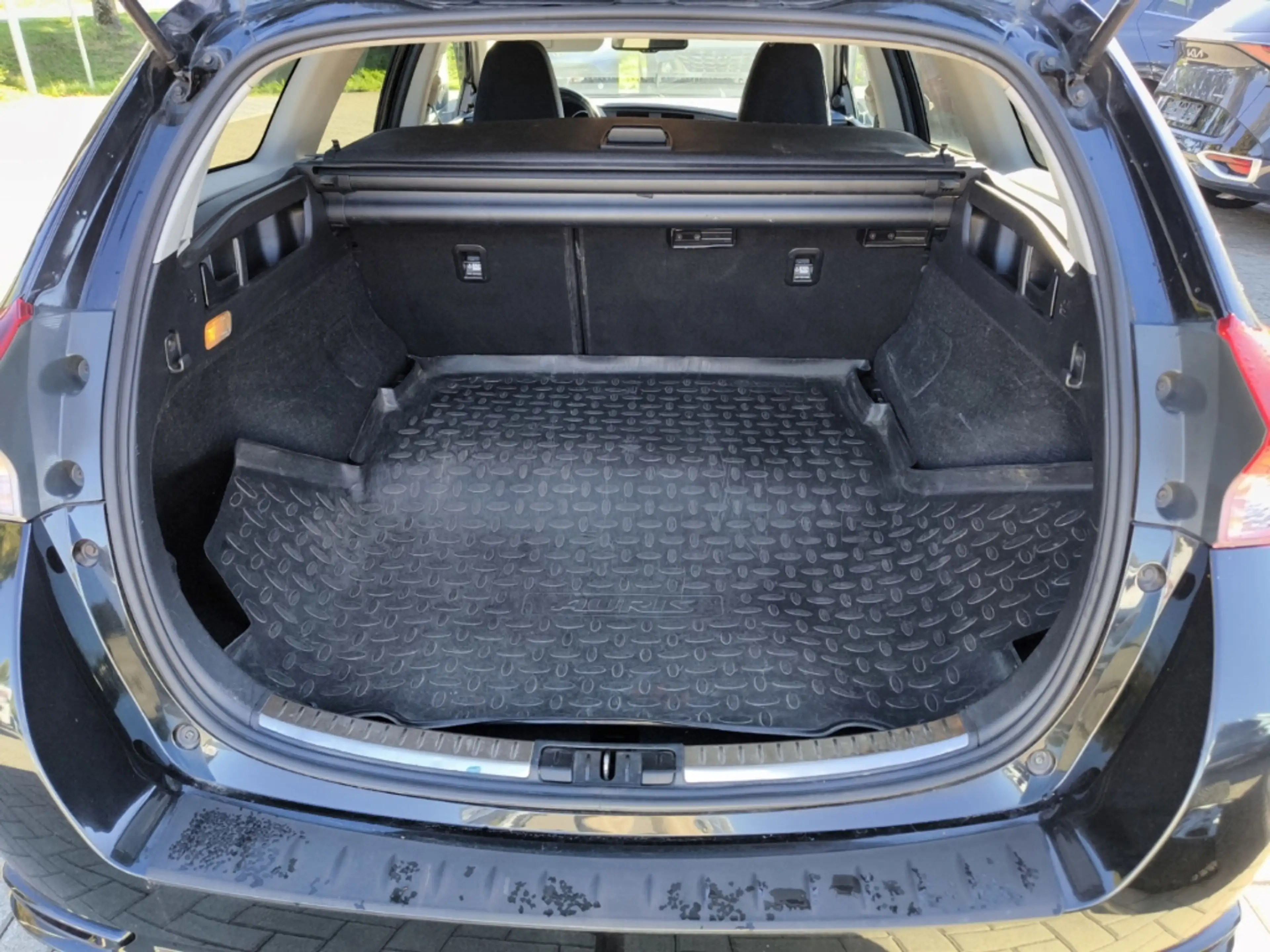 Toyota Auris Touring Sports Edition-S+ AHK Spurhalteass. Verkeh — photo 7