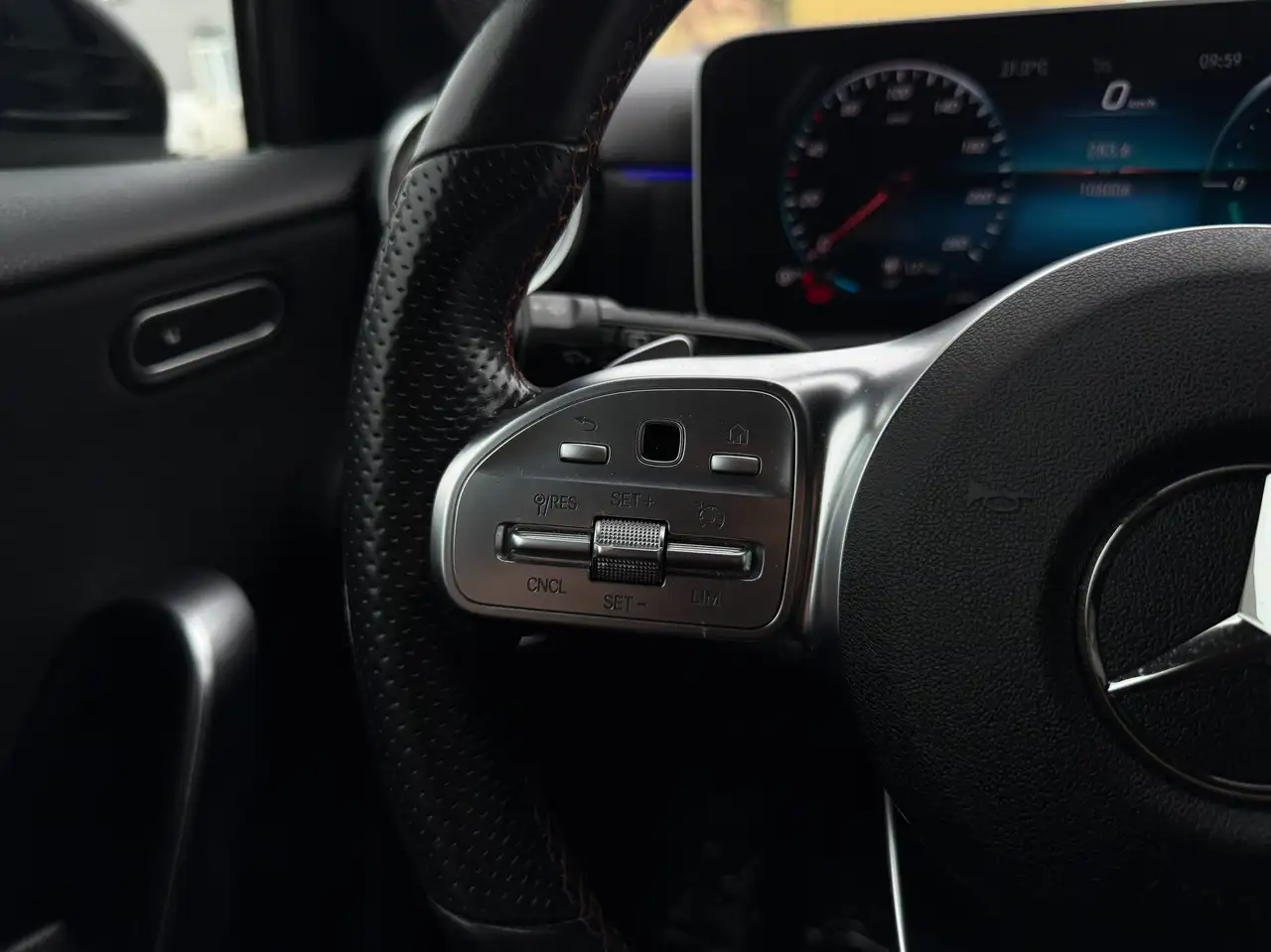 Mercedes-Benz A-Class D AUT PACK AMG CAMÉRA LED AMBIANCE BURMESTER KEYLESS, миниатюра 28