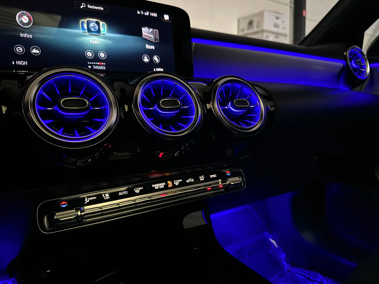 Mercedes-Benz A-Class D AUT PACK AMG CAMÉRA LED AMBIANCE BURMESTER KEYLESS, миниатюра 23