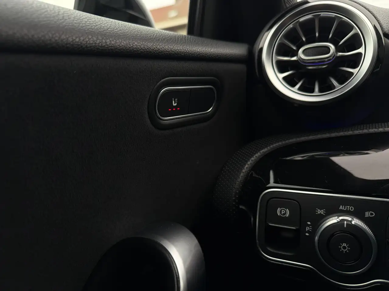 Mercedes-Benz A-Class D AUT PACK AMG CAMÉRA LED AMBIANCE BURMESTER KEYLESS, миниатюра 22