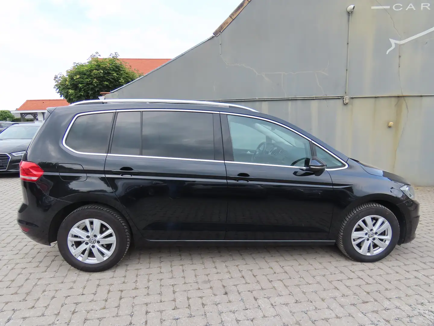 Volkswagen Touran 2.0 TDi SCR Highline DSG 11500eur+BTW/TVA Zwart - 2