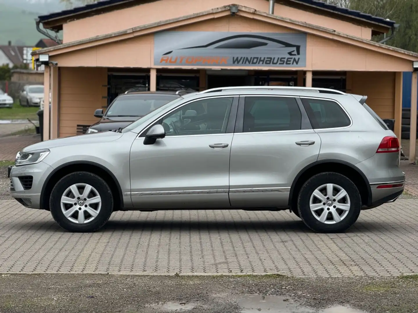 Volkswagen Touareg 3.0 V6 TDI * 262 PS * NAVI *LEDER *XENON Argintiu - 2