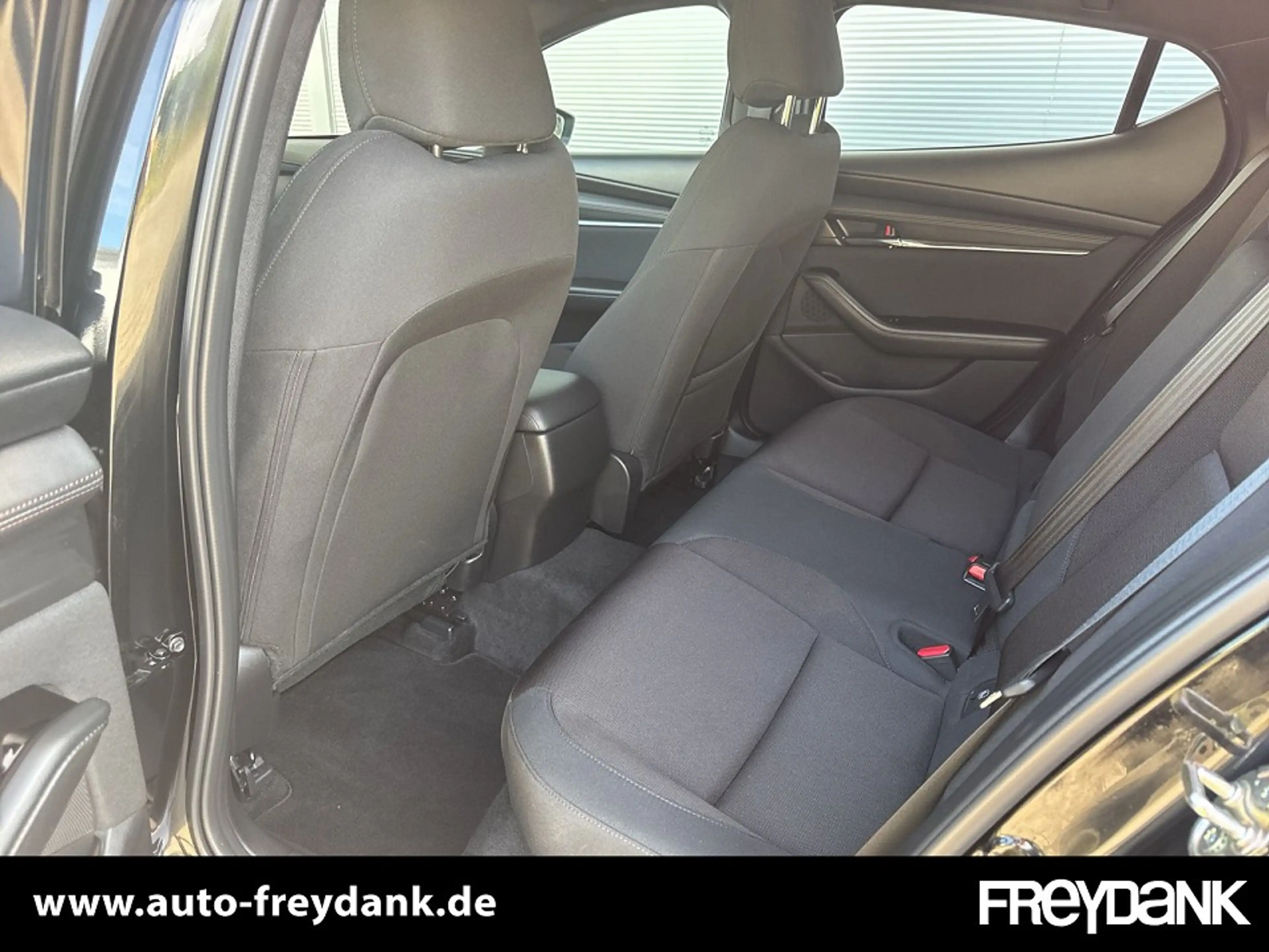 Mazda 3 2.5L e-SKYACTIV G 140ps Centerline ,Driver Assista — photo 11