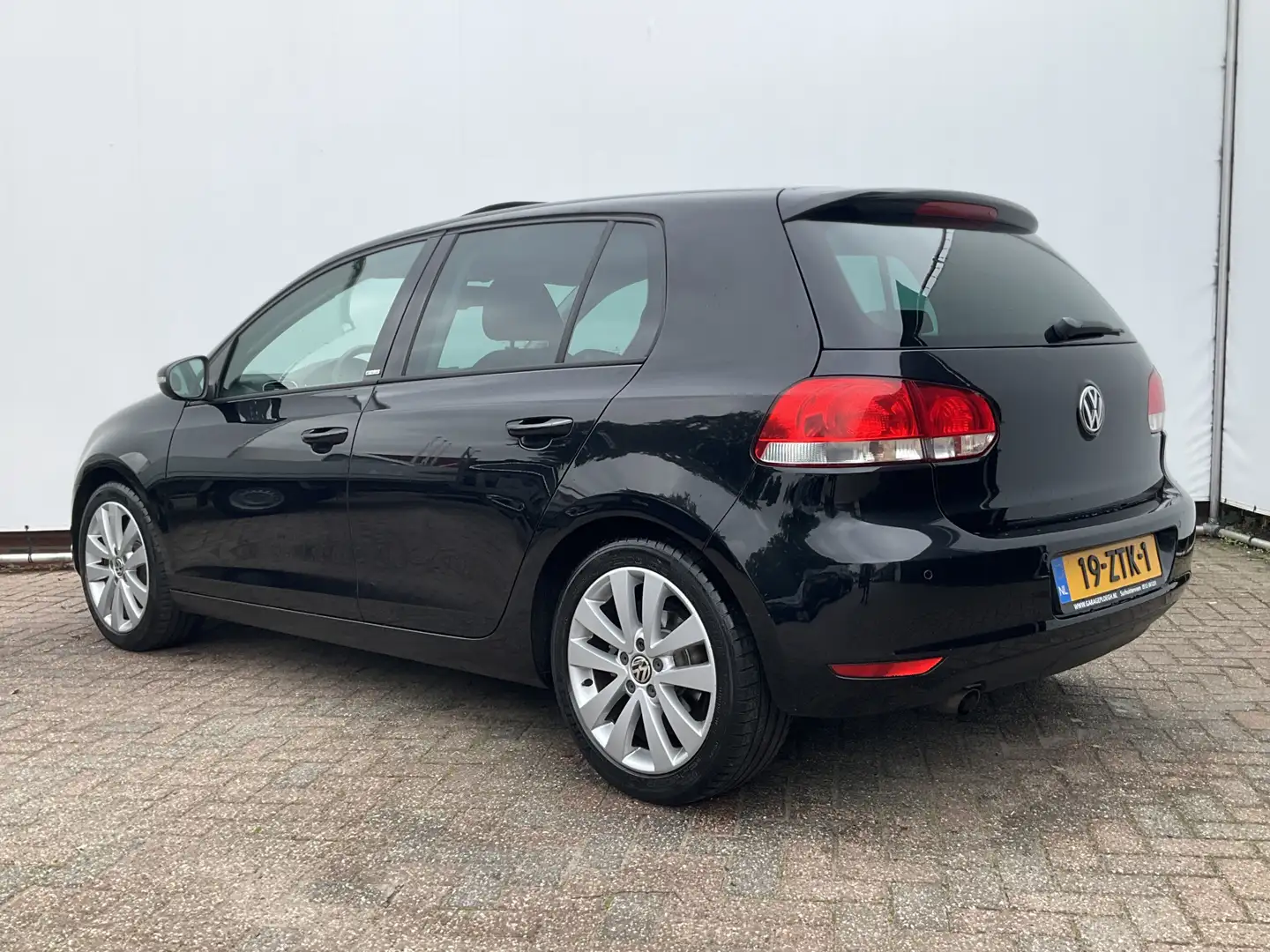 Volkswagen Golf 1.2 TSI Highline BlueMotion Pano Nav/Cruise Stoelv Negro - 2