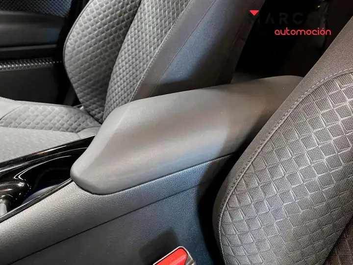 Toyota C-HR 2023, foto 38