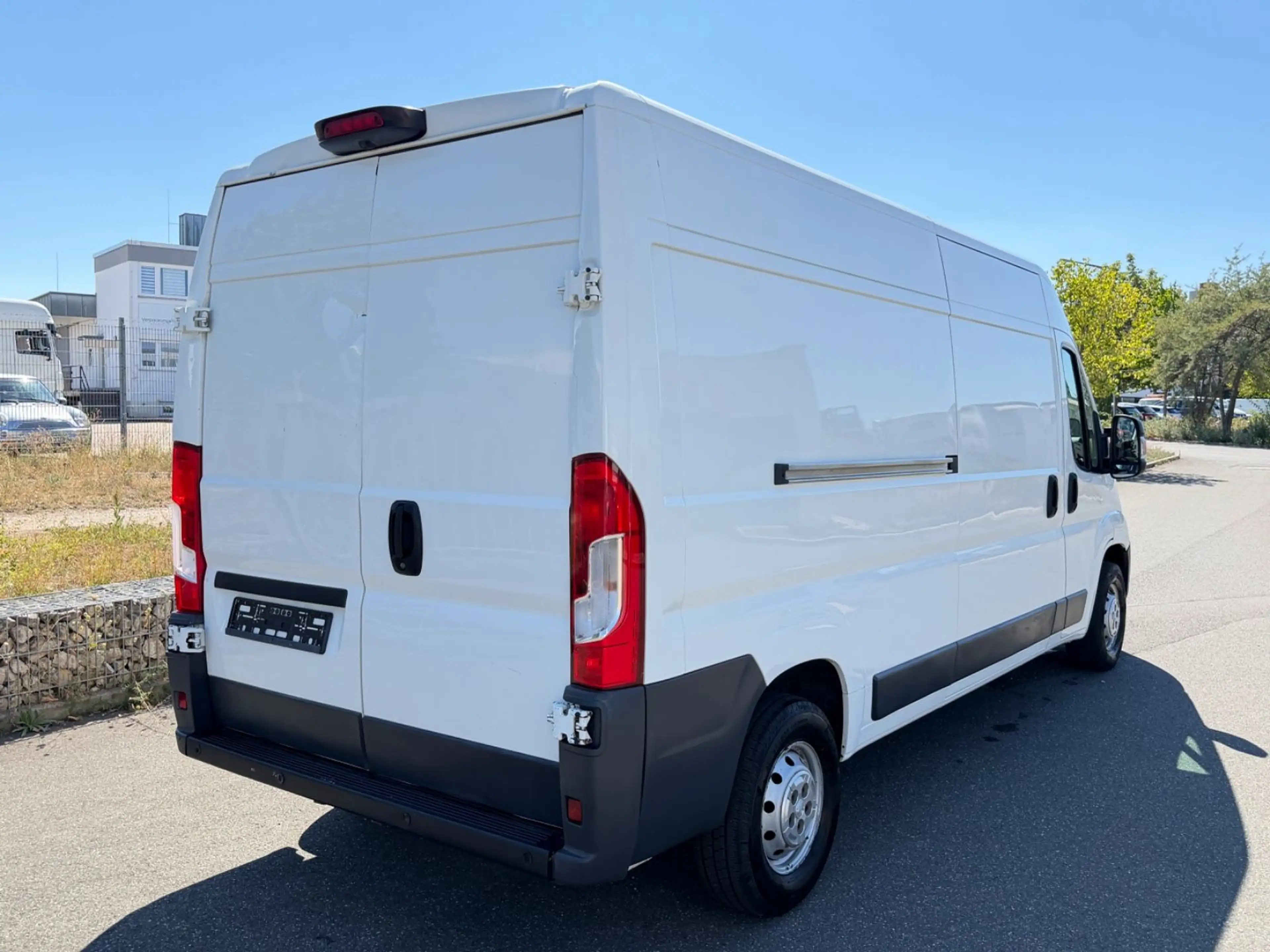 Peugeot Boxer 2,2 L3H2 Klima Navi Top Zustand TÜV/HU Neu — photo 4