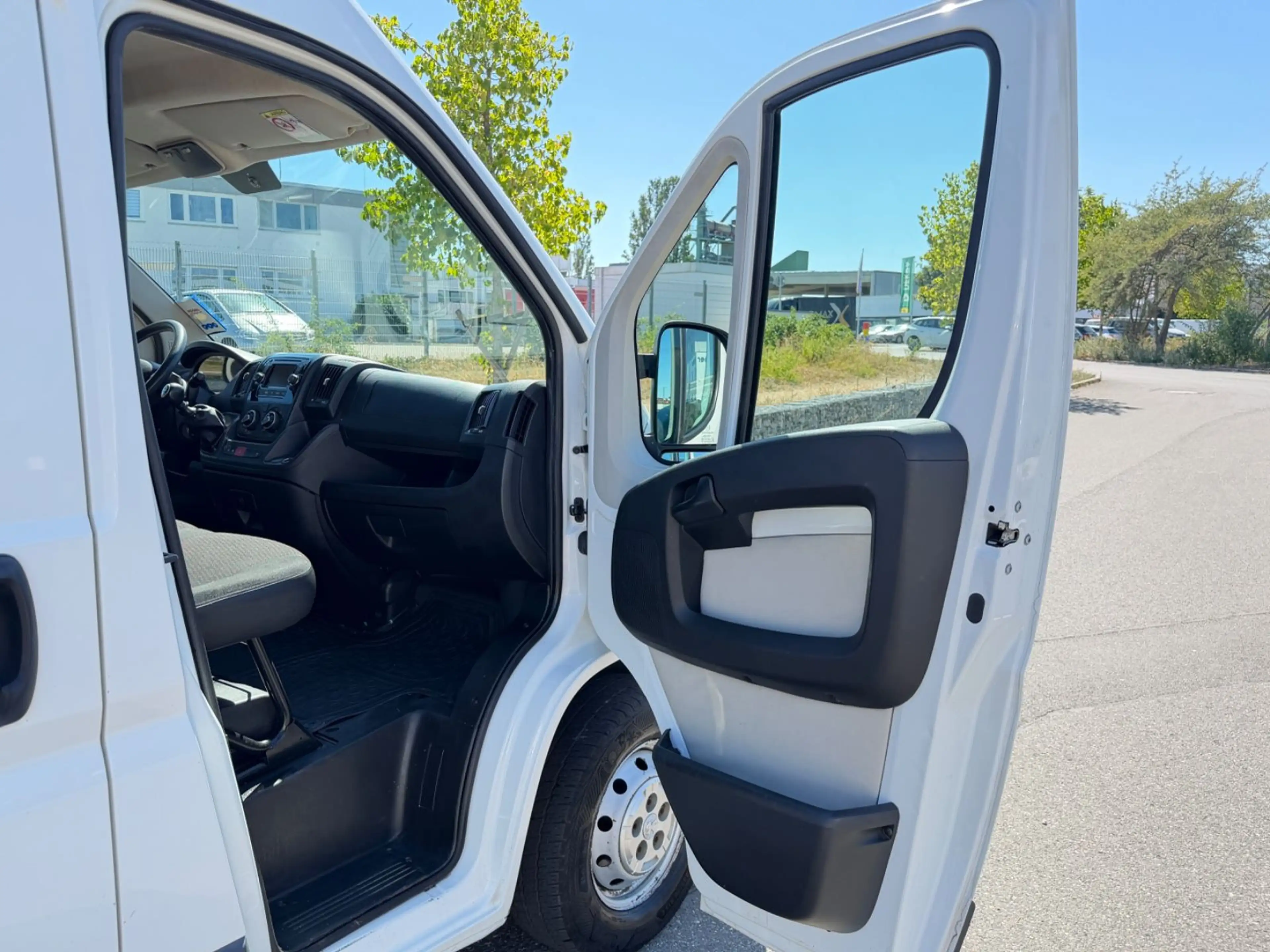 Peugeot Boxer 2,2 L3H2 Klima Navi Top Zustand TÜV/HU Neu — photo 11