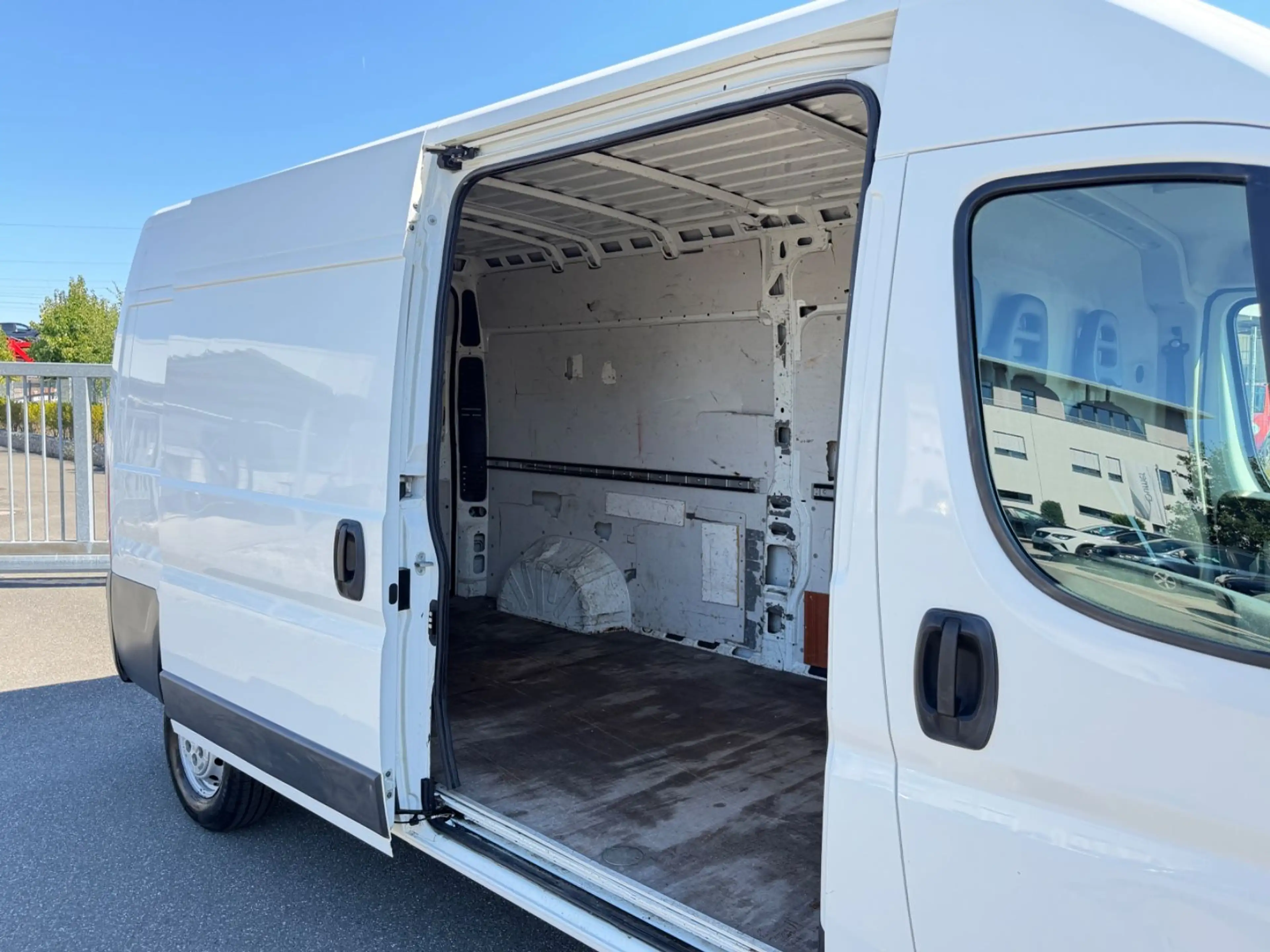 Peugeot Boxer 2,2 L3H2 Klima Navi Top Zustand TÜV/HU Neu — photo 14
