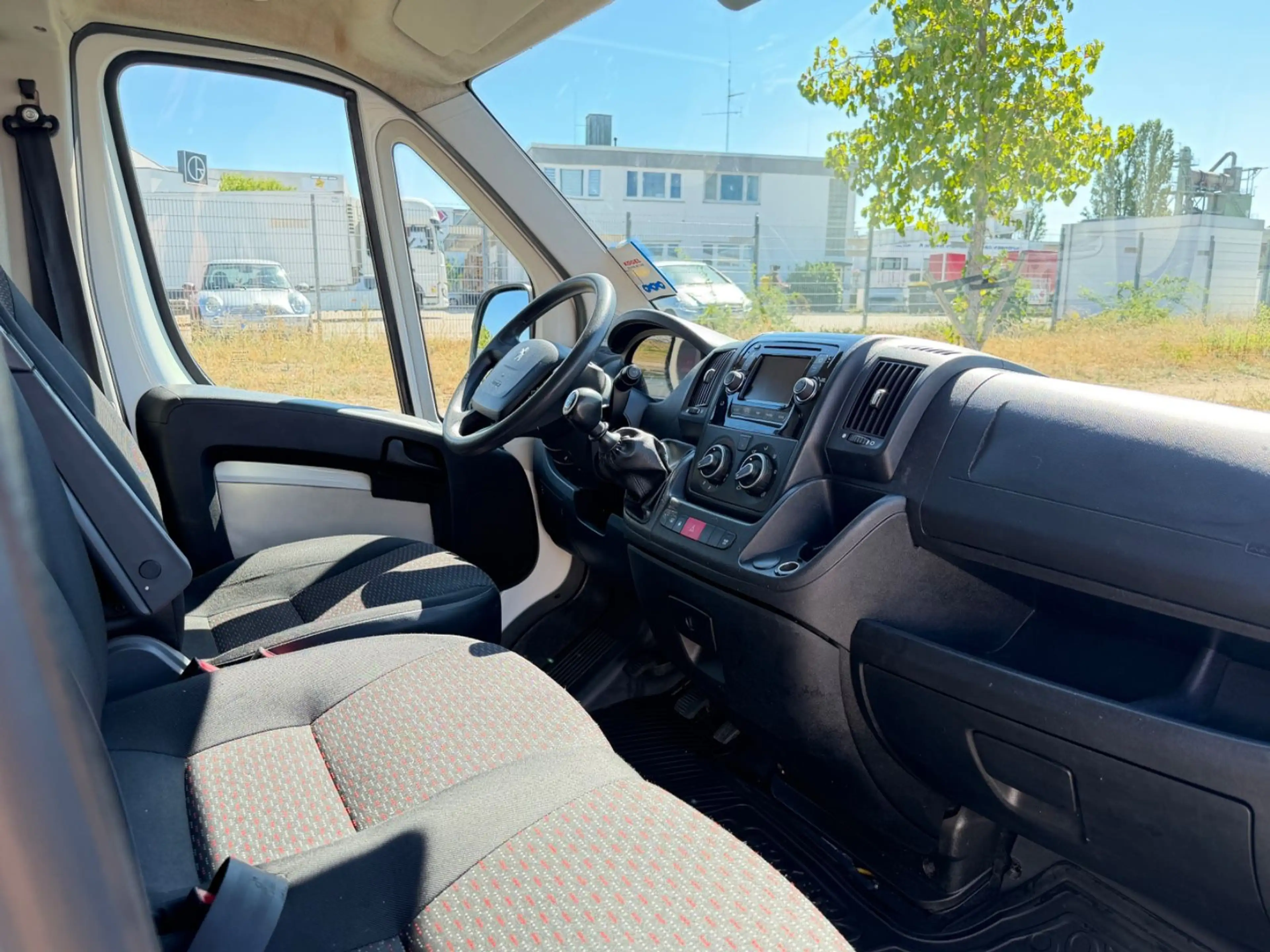 Peugeot Boxer 2,2 L3H2 Klima Navi Top Zustand TÜV/HU Neu — photo 13