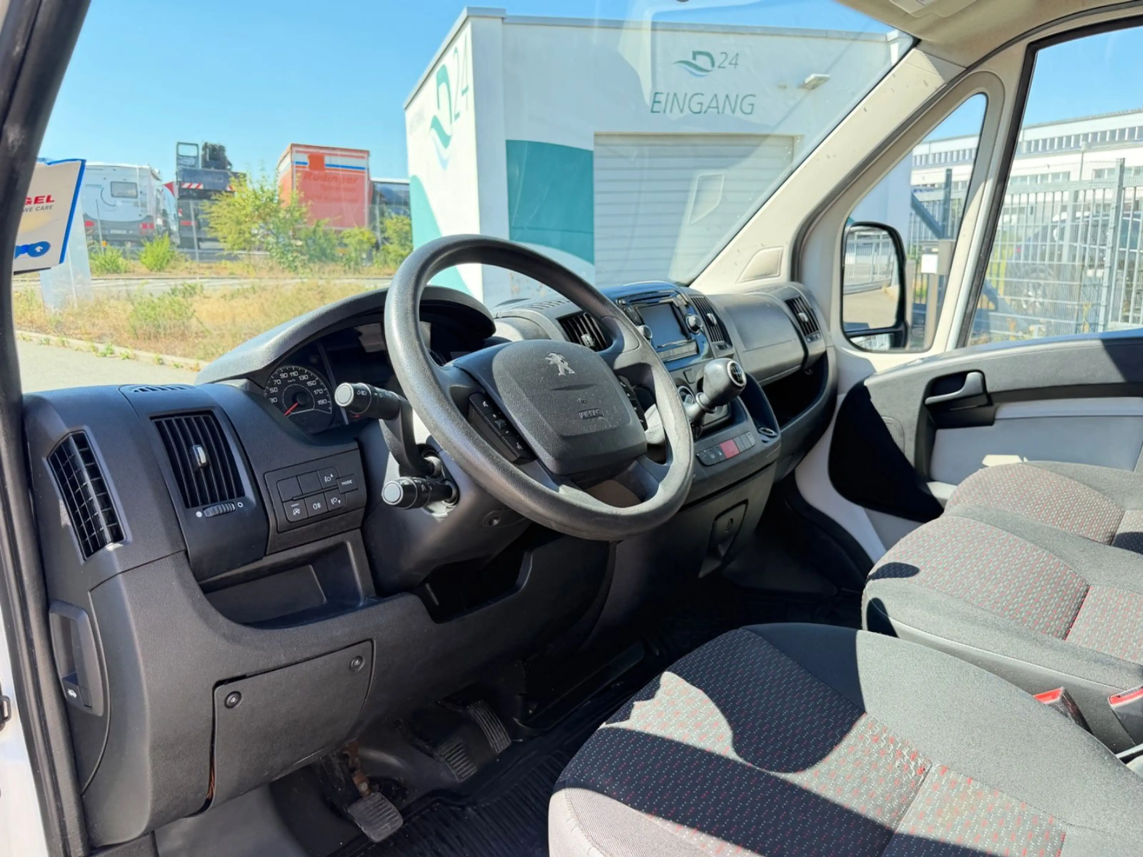 Peugeot Boxer 2,2 L3H2 Klima Navi Top Zustand TÜV/HU Neu — photo 9