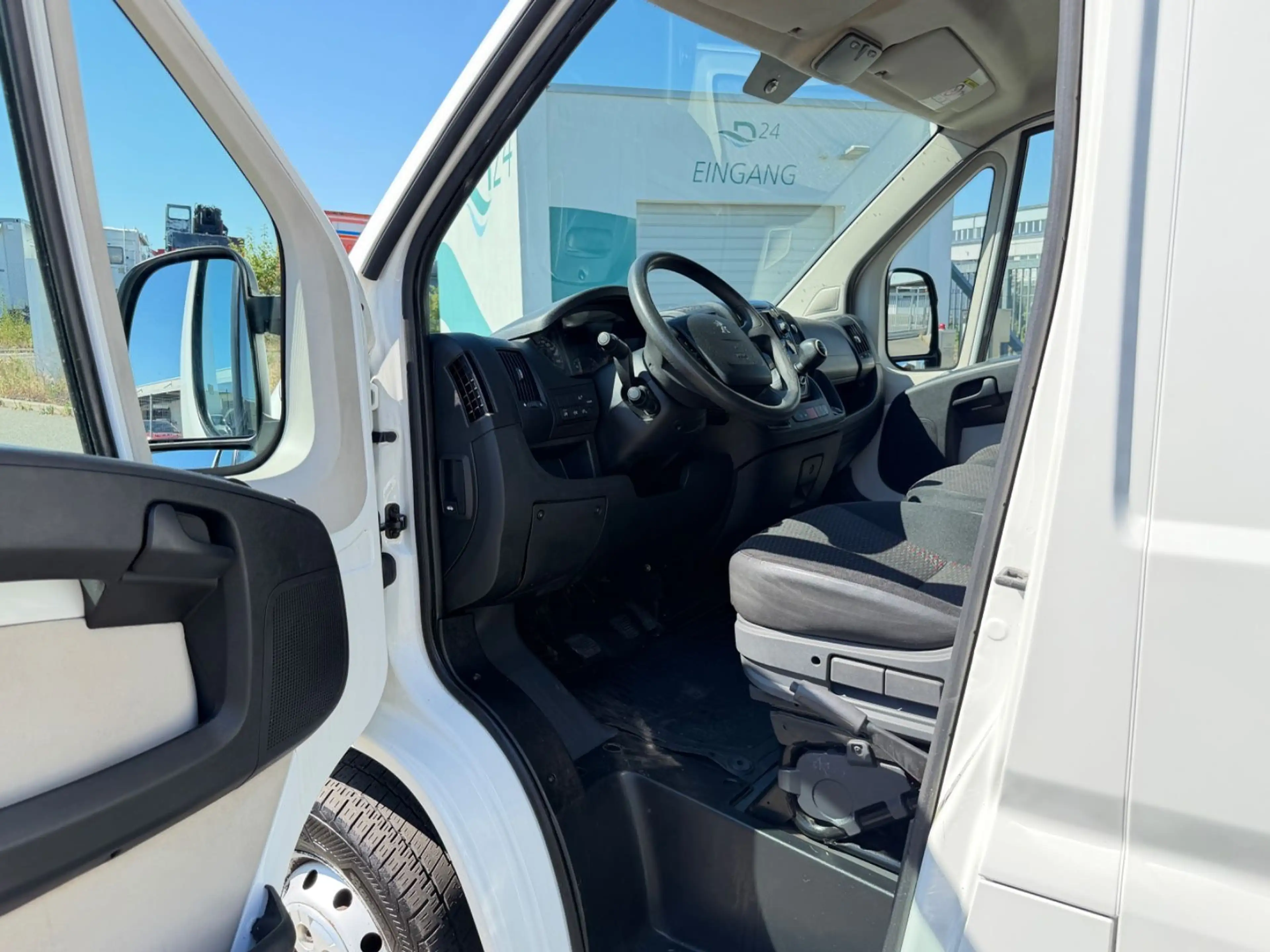 Peugeot Boxer 2,2 L3H2 Klima Navi Top Zustand TÜV/HU Neu — photo 8
