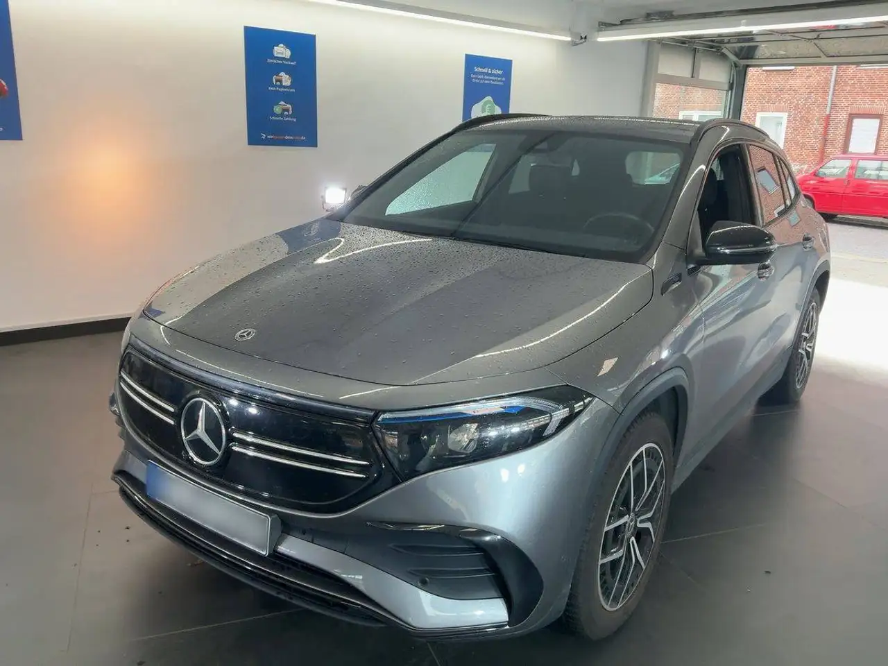 Mercedes-Benz EQA 300