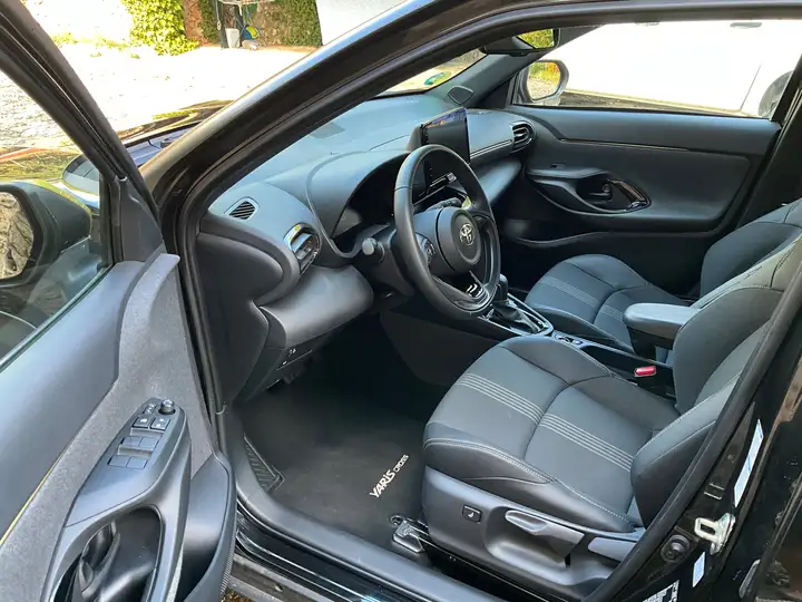 Toyota Yaris Cross 1.5 120H Adventure (2021) 2021, foto 4