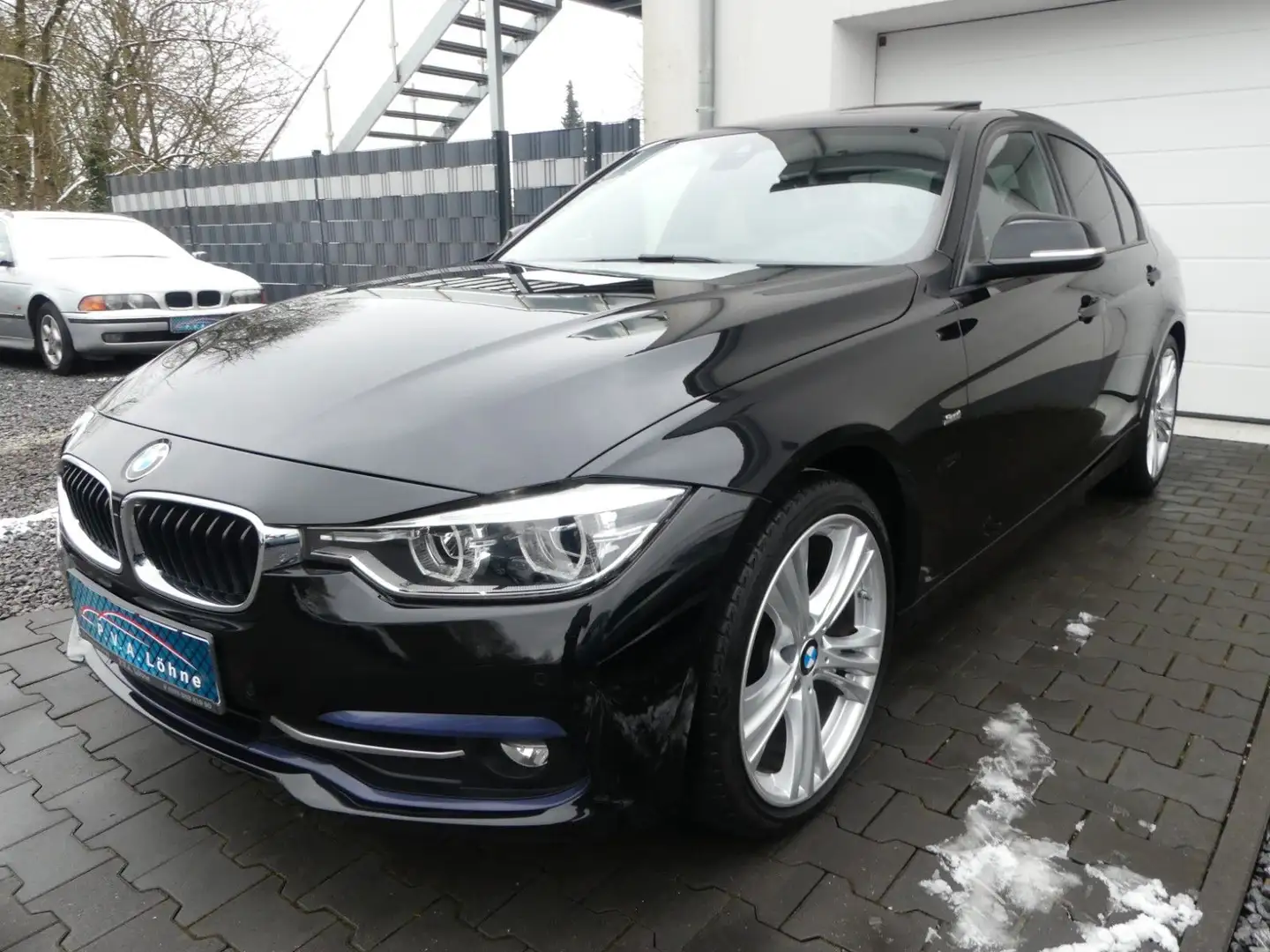 BMW 320 d Sport Line Navi | Leder | LED | ESHD | 19" Schwarz - 2