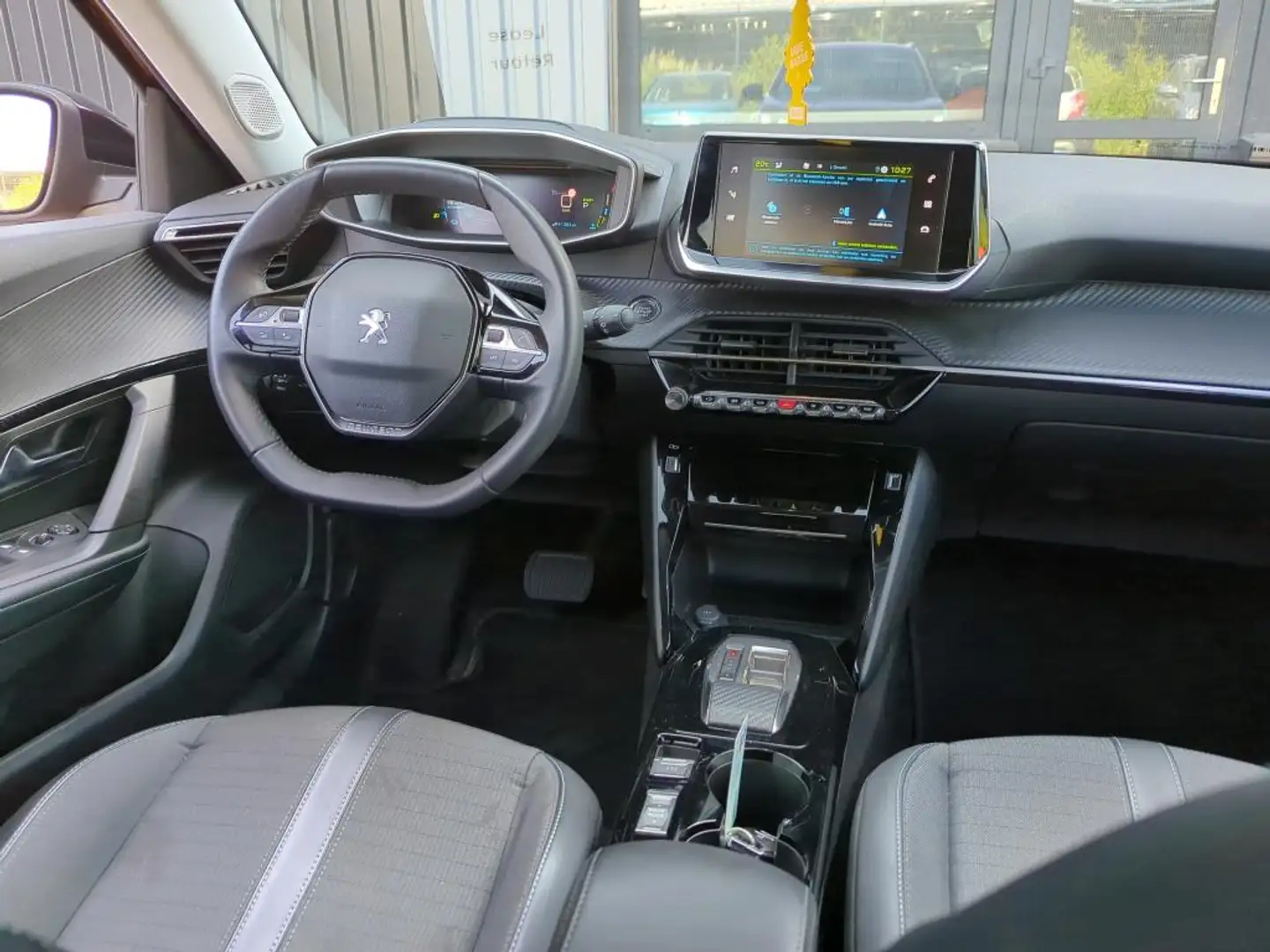 Peugeot e-2008 EV Allure Pack 50 kWh | Clima | Cruise | Apple Car Naranja - 2